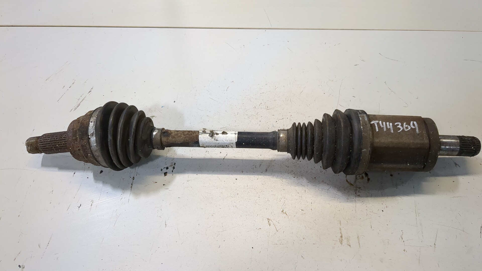 Полуось передняя левая