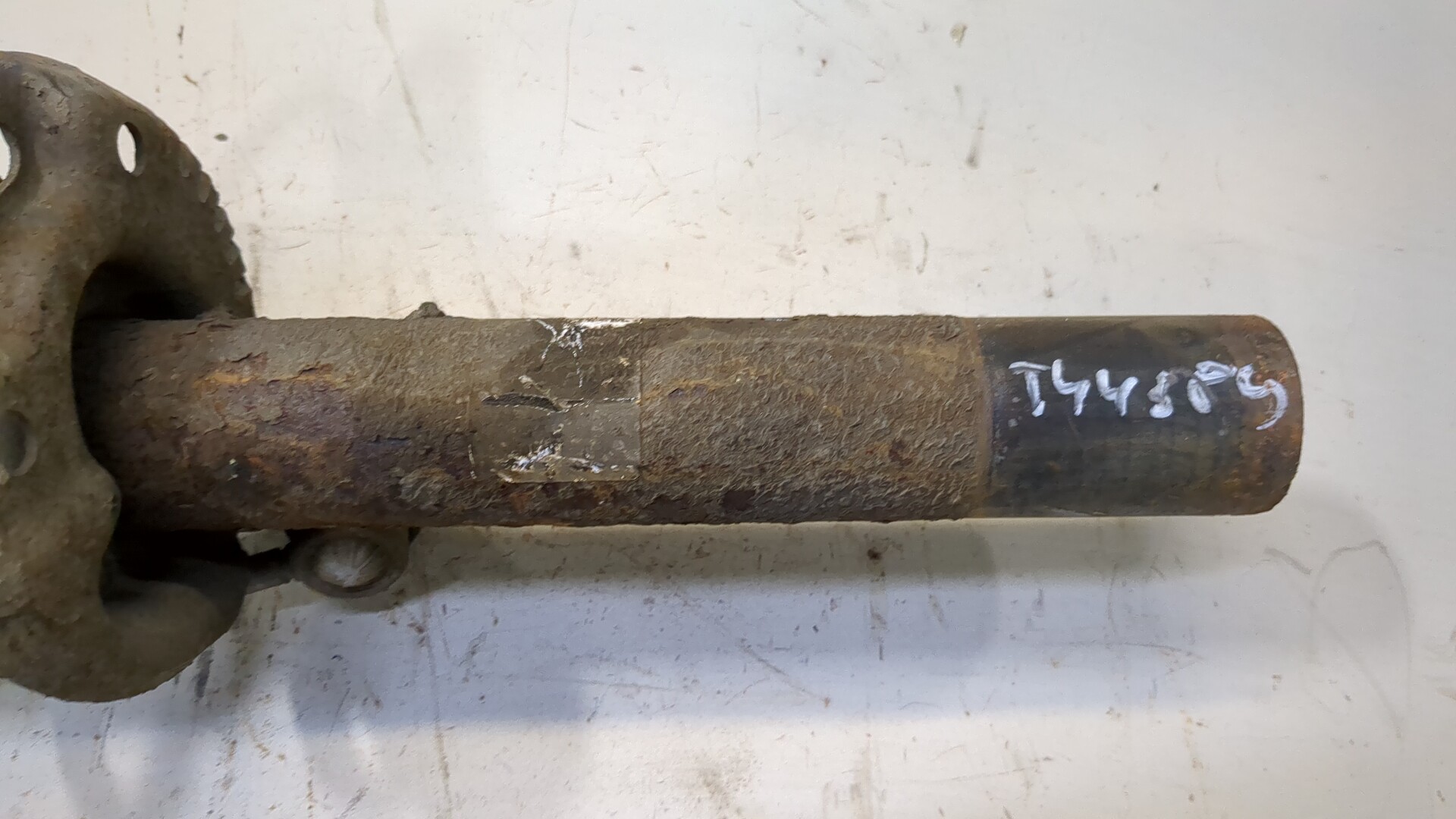 Амортизатор передний