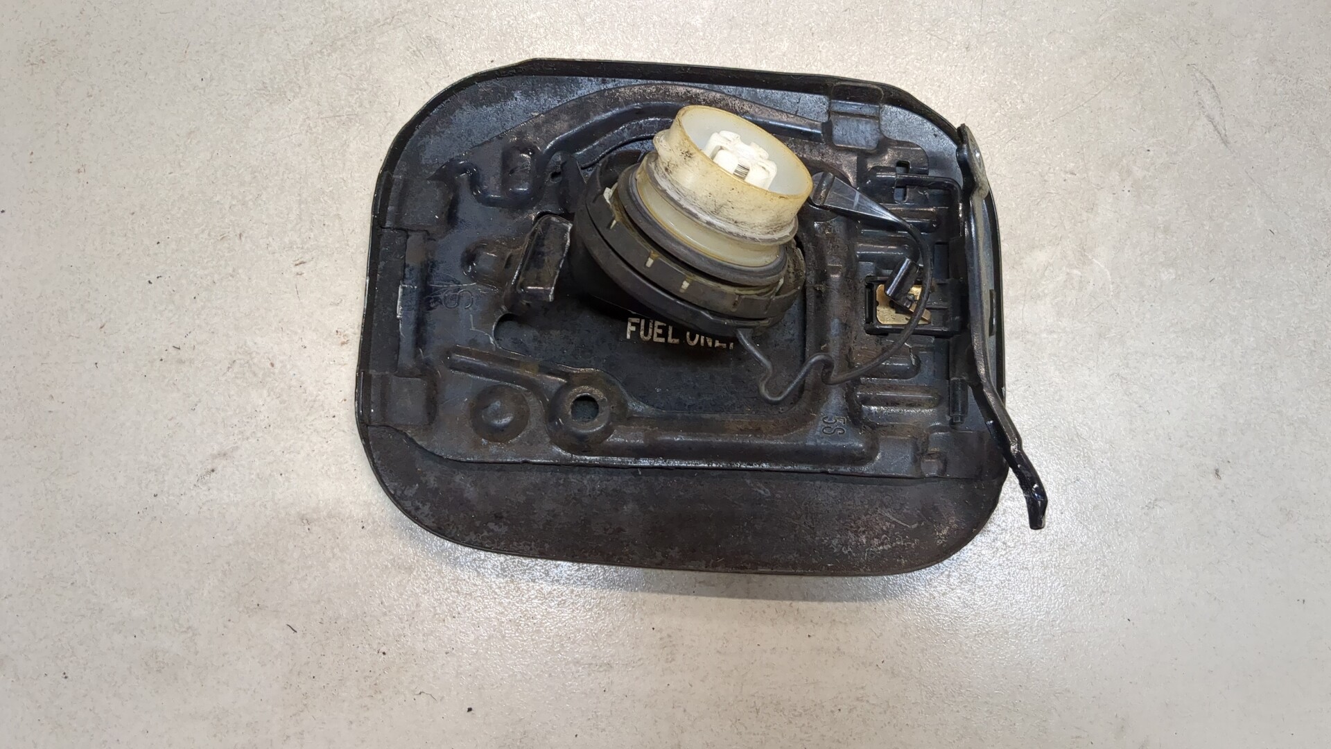 Лючок бензобака