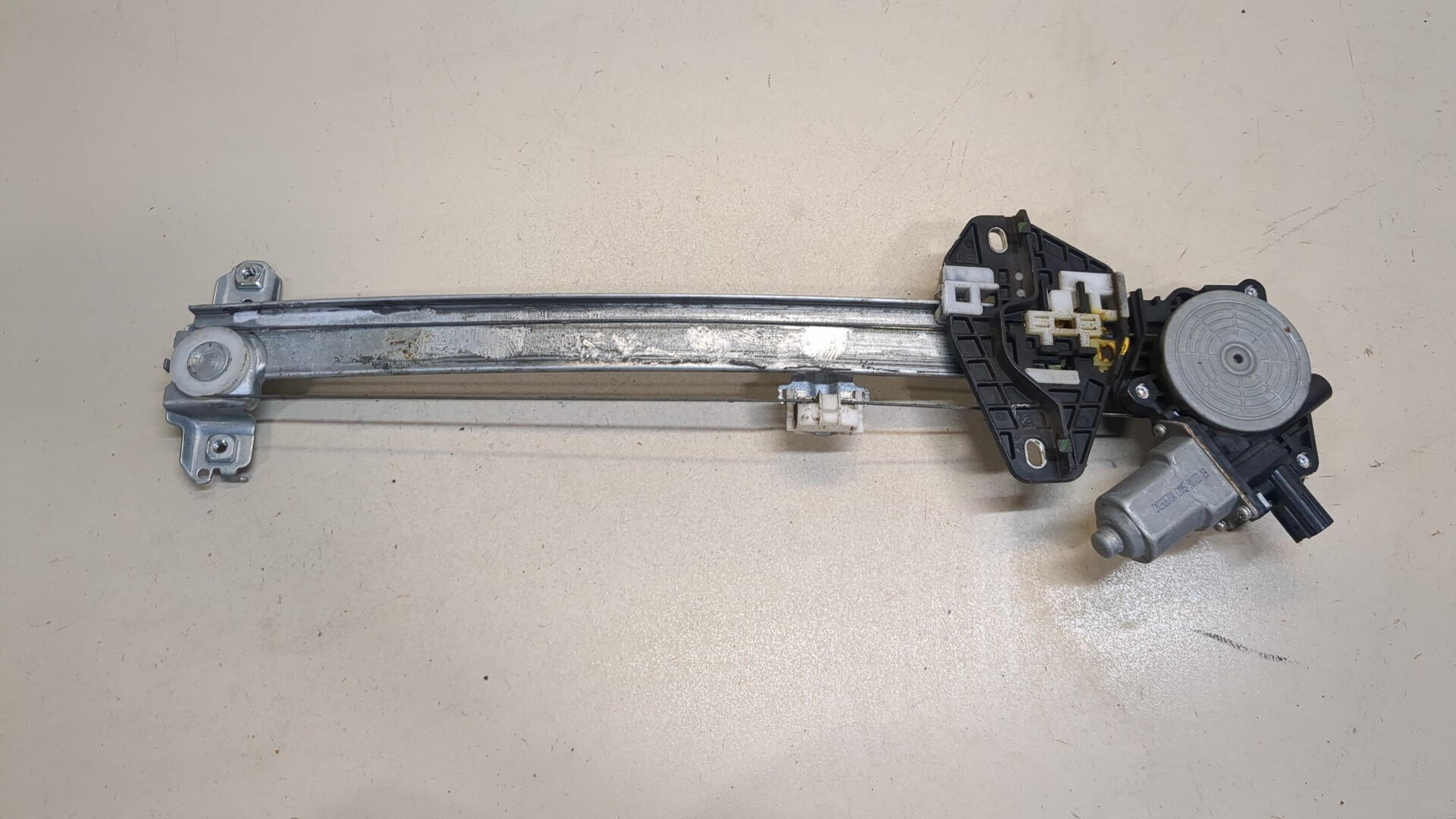 Стеклоподъемник электр. передний левый