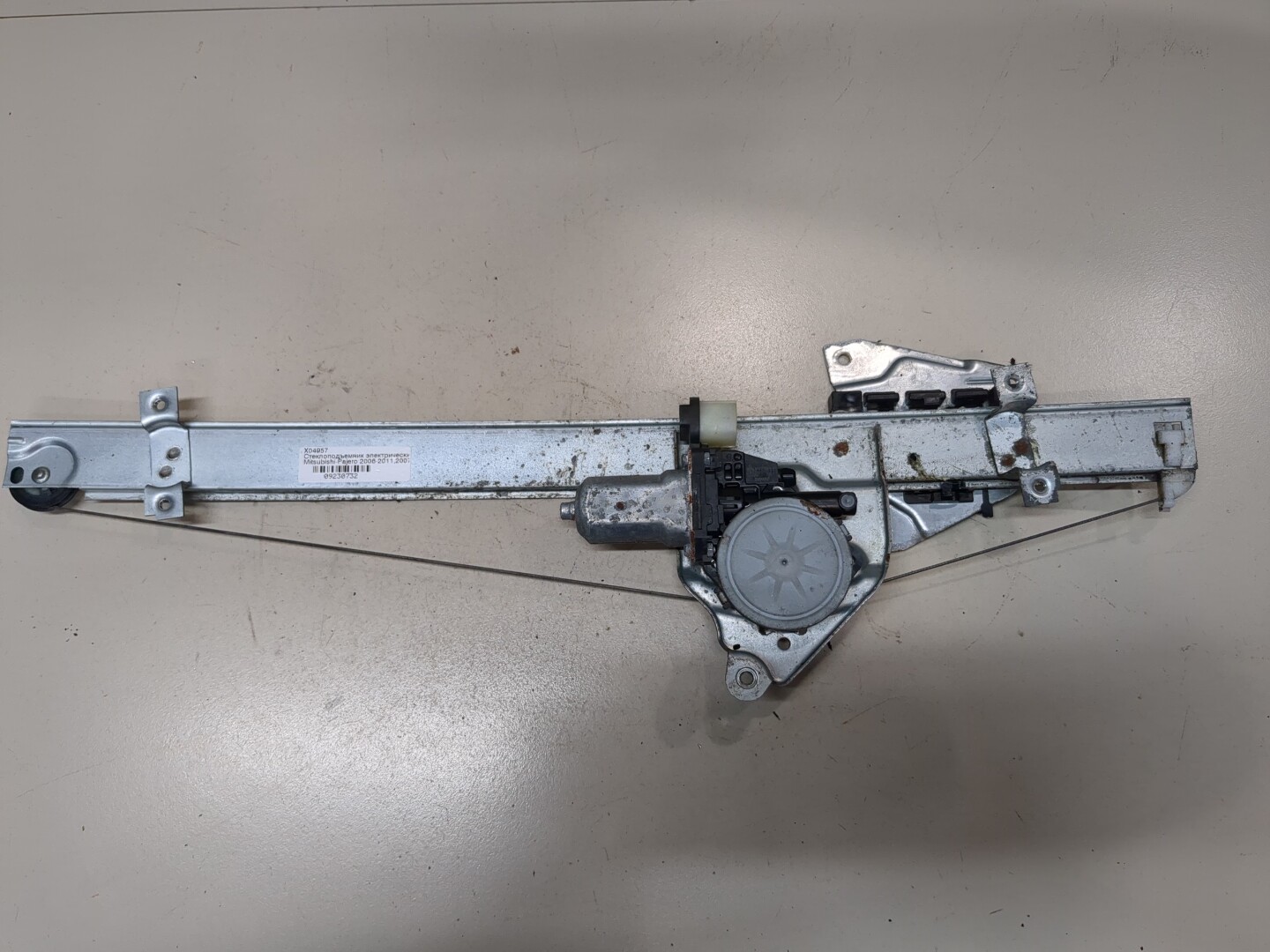 Стеклоподъемник электр. передний правый