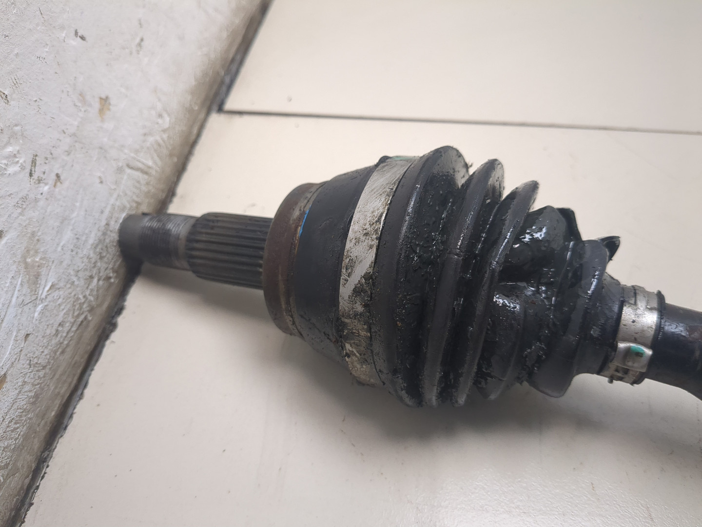 Полуось передняя правая