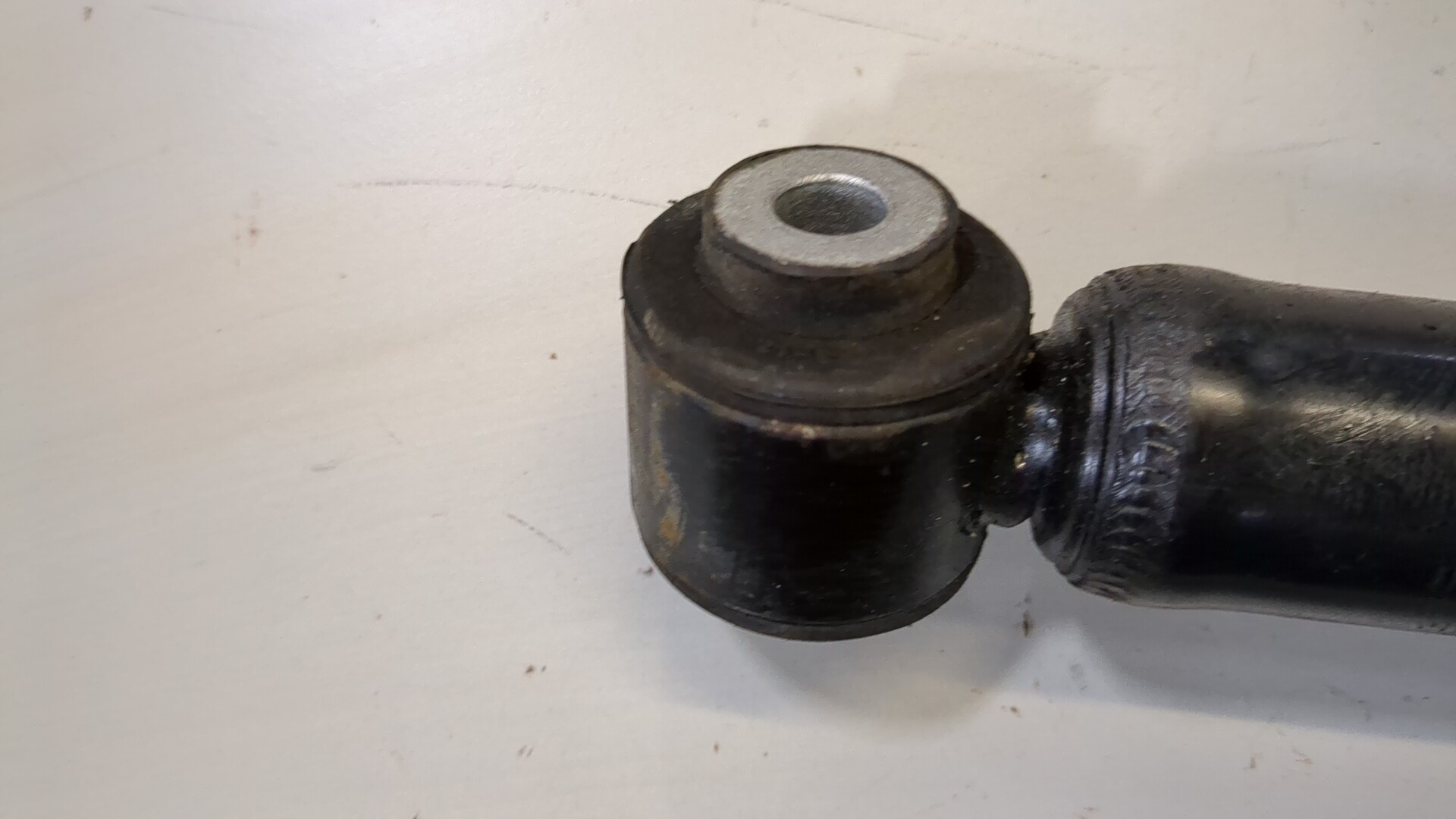 Амортизатор задний (стойка)