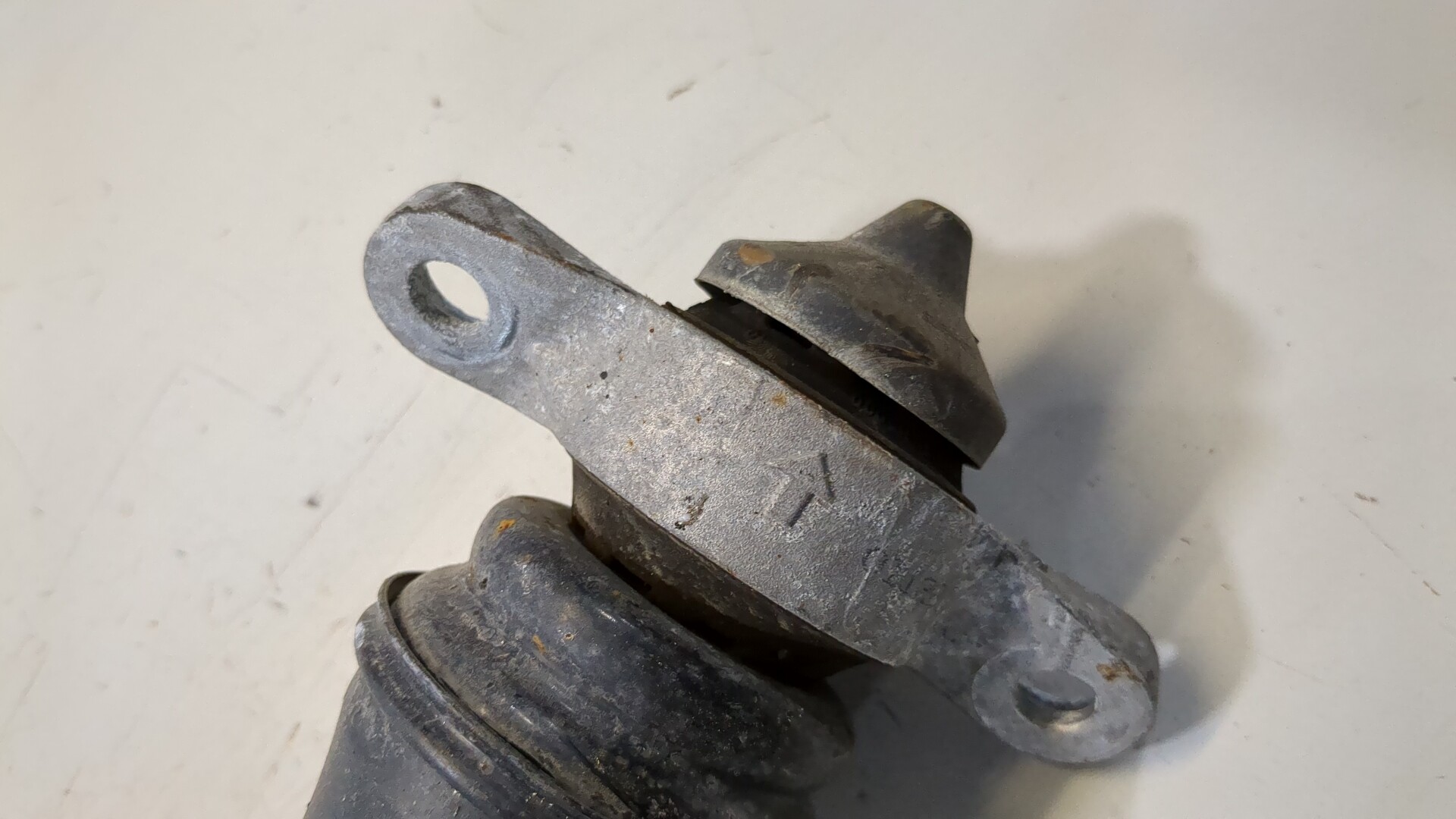 Амортизатор задний (стойка)