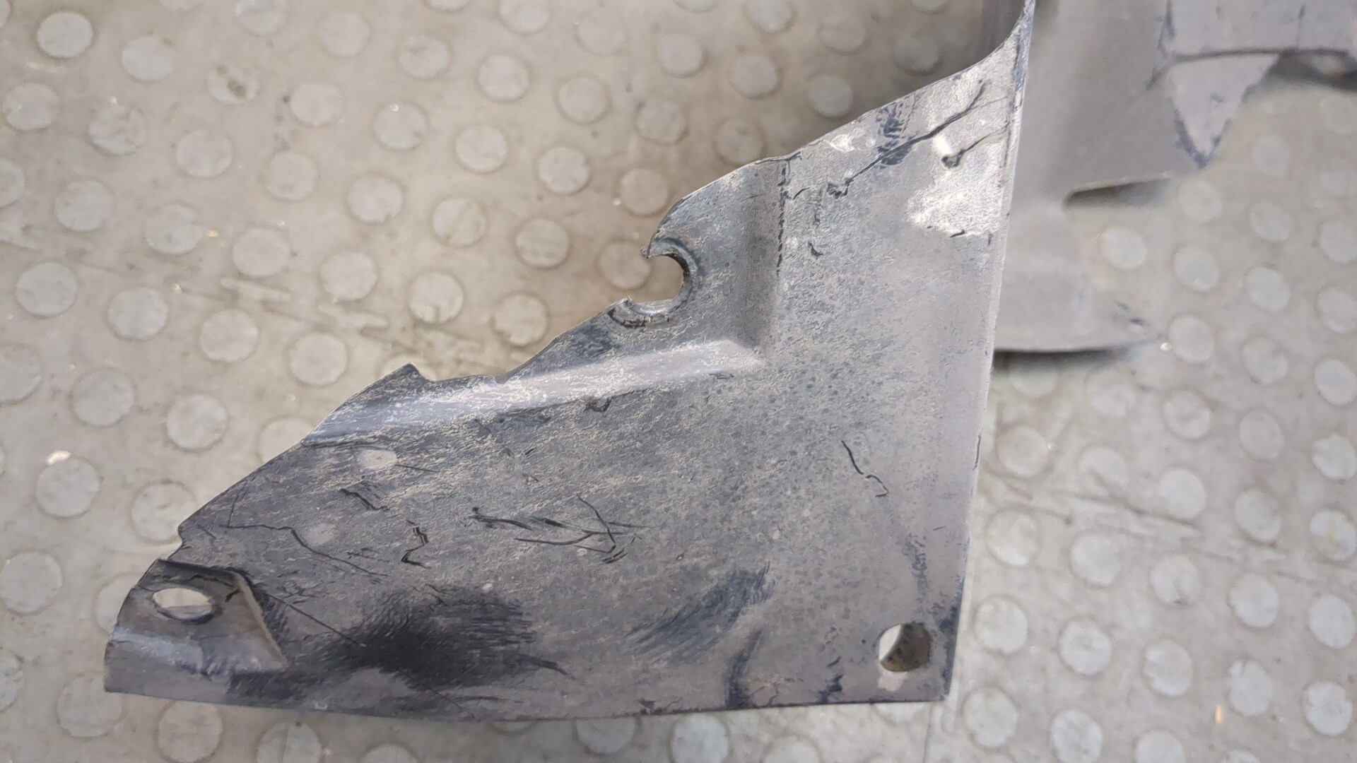 Локер передний левый