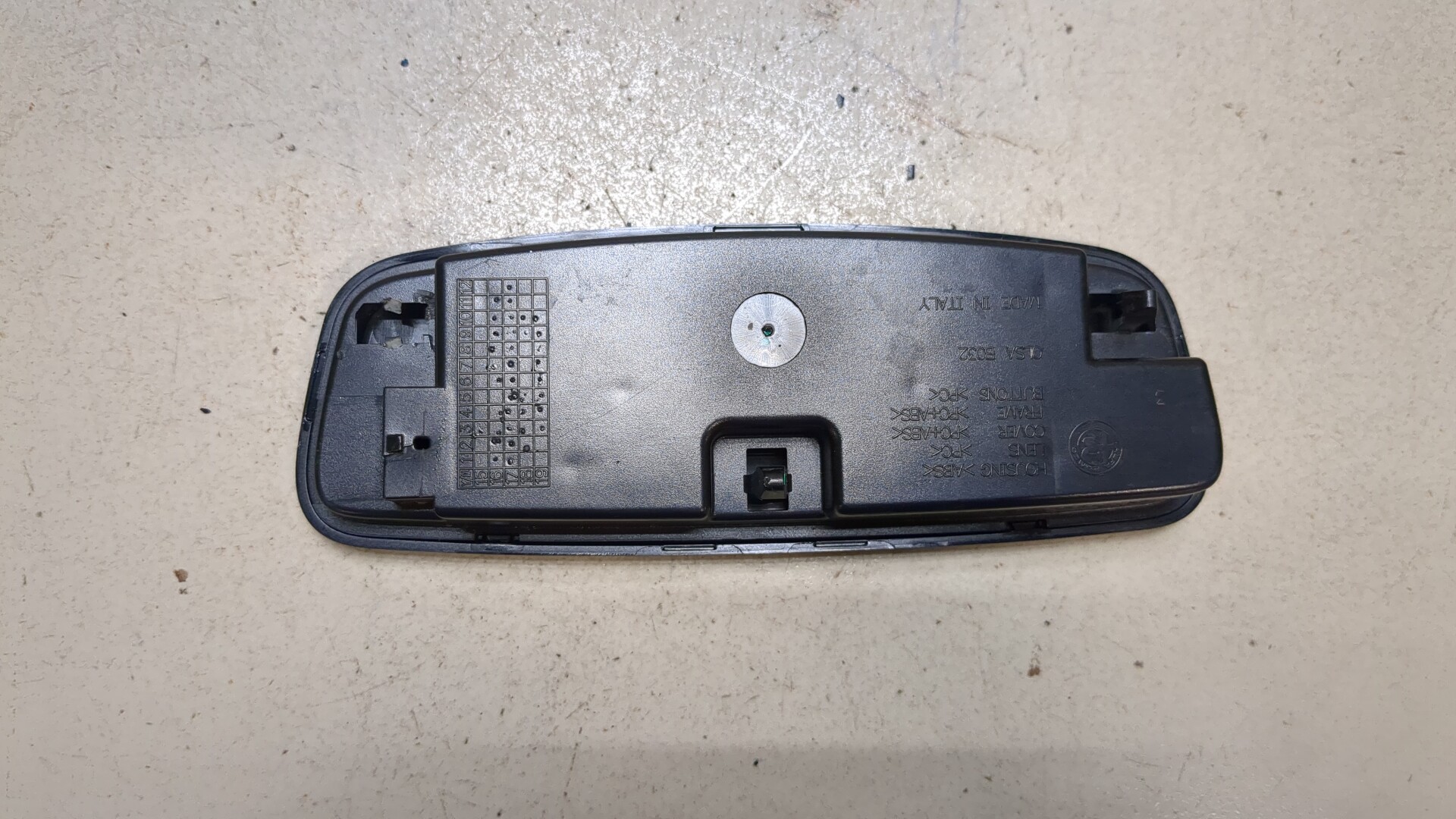 Плафон салонный