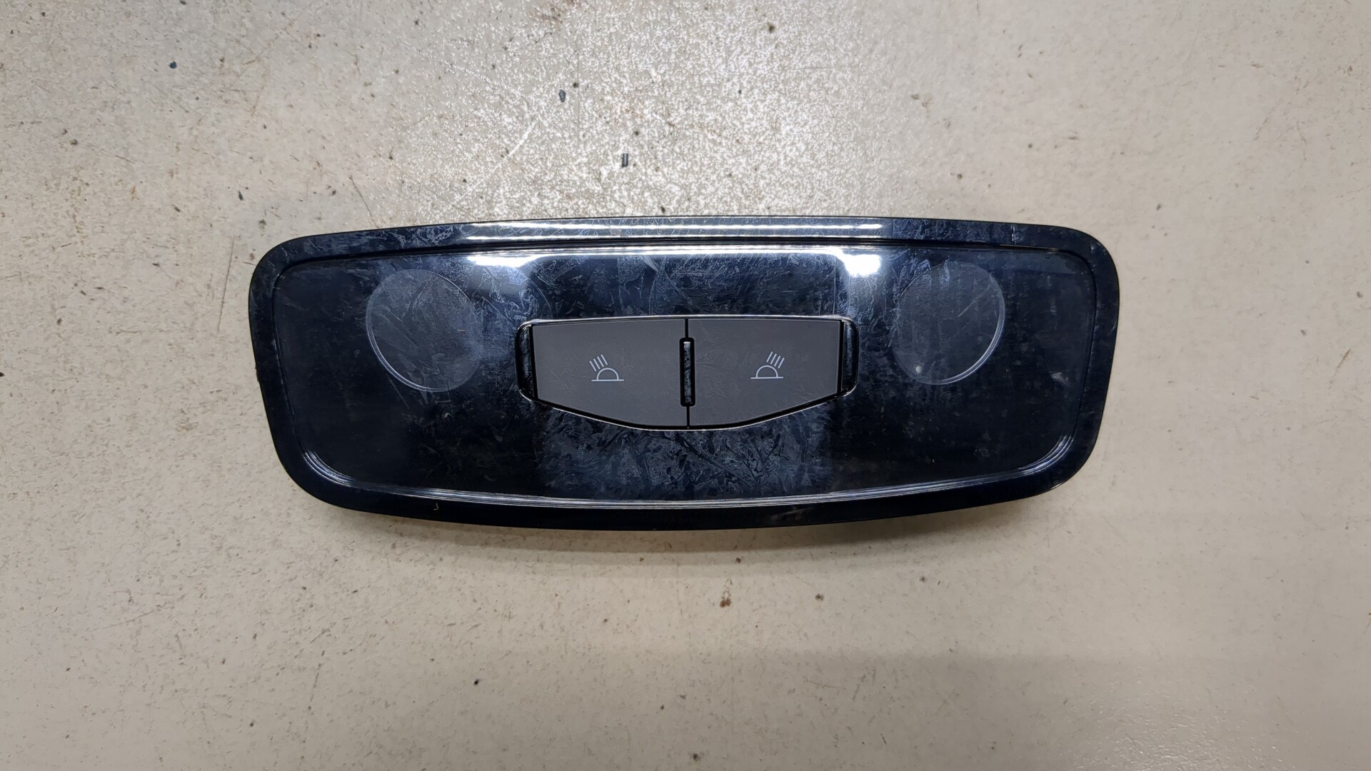 Плафон салонный