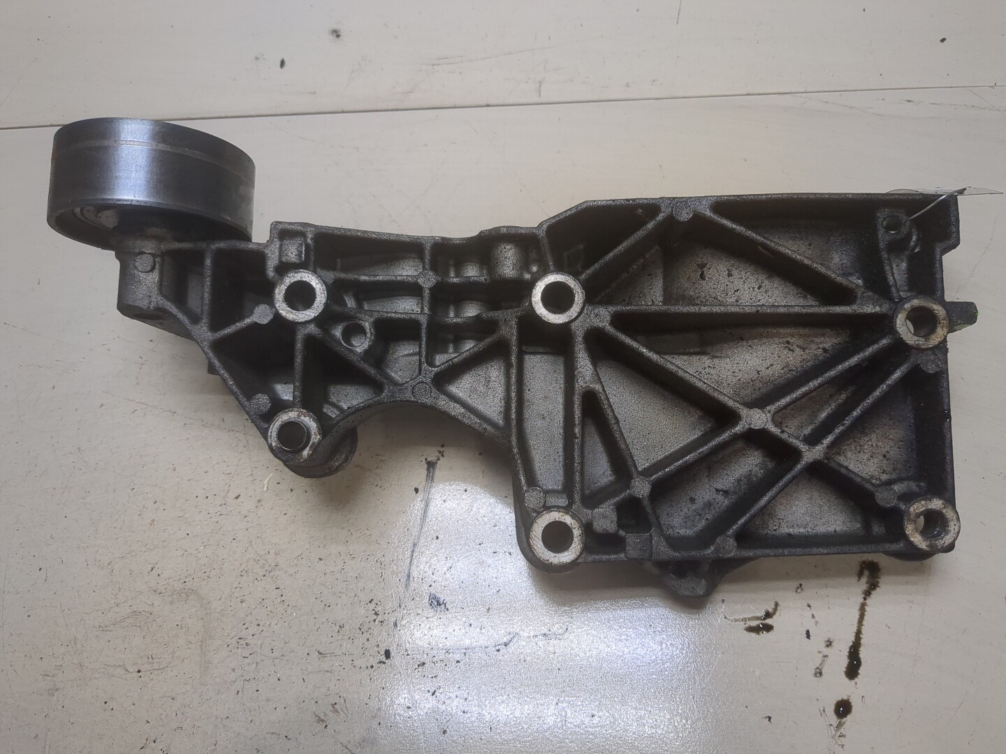 Кронштейн генератора