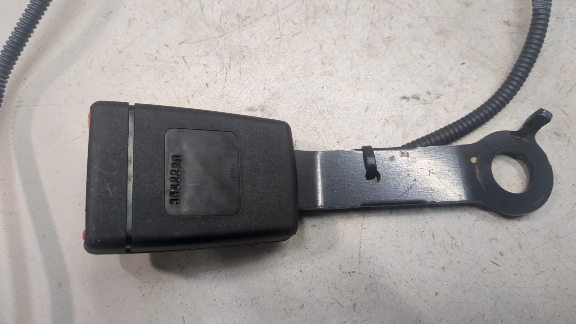 Ответная часть ремня безопасности