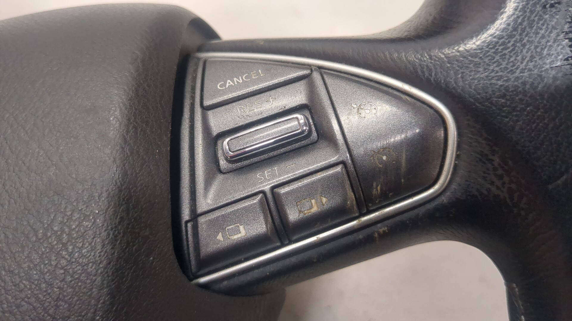 Рулевое колесо (руль)