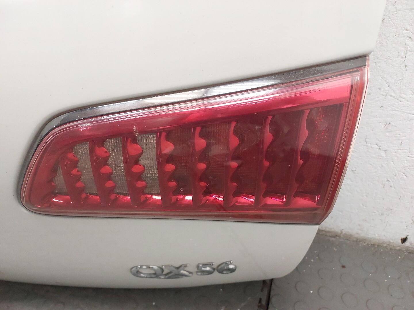 Дверь багажника