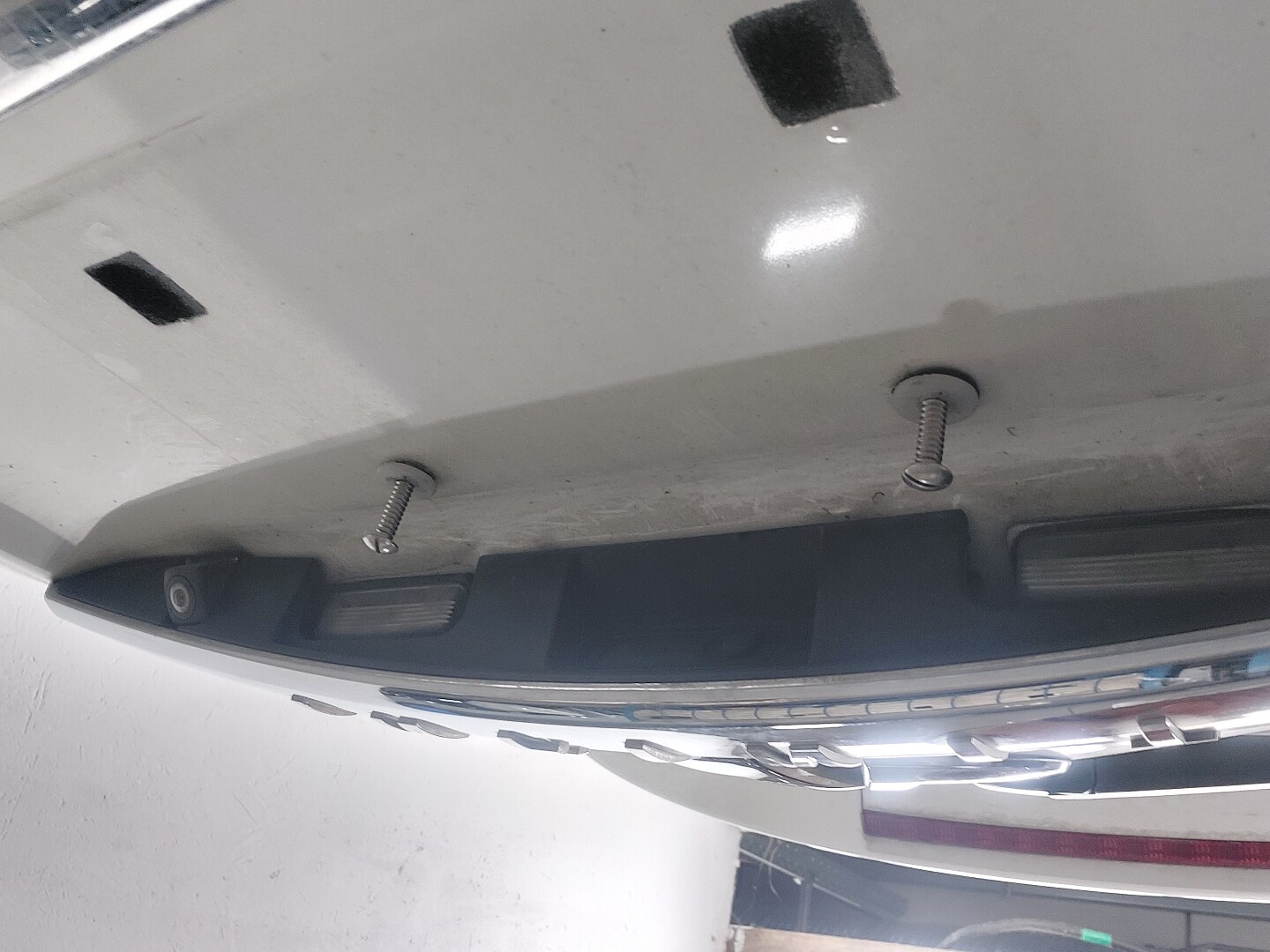 Дверь багажника