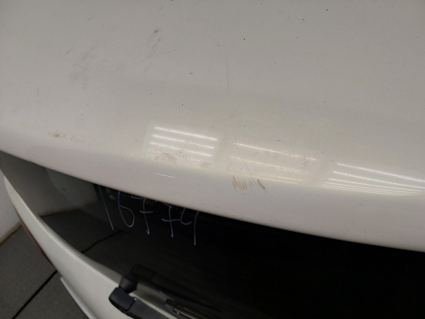 Дверь багажника