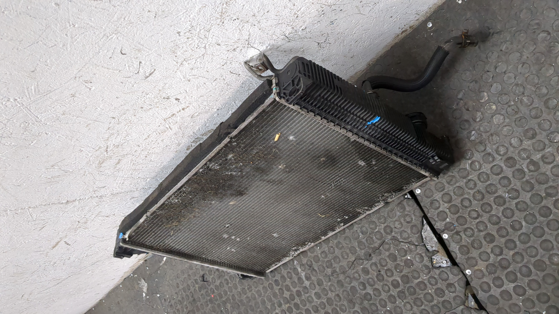 Радиатор охлаждения двигателя основной