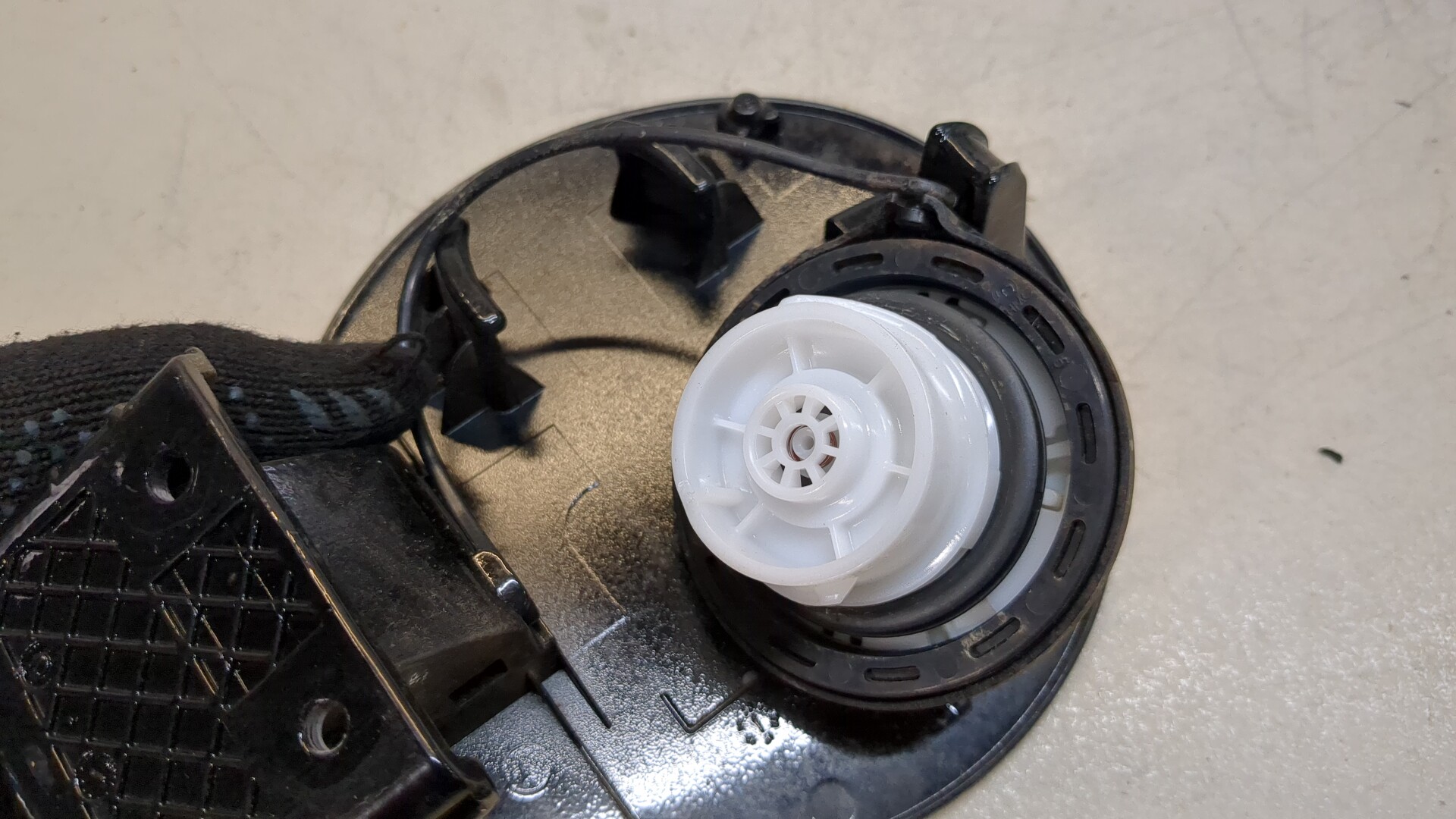 Лючок бензобака