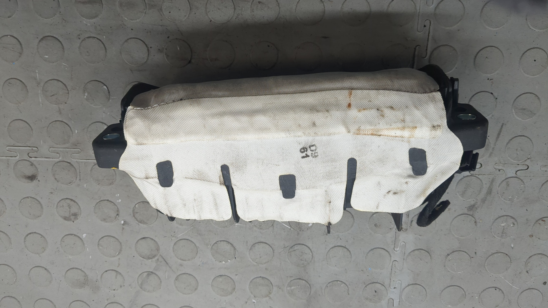 Подушка безопасности пассажирская (в торпедо)