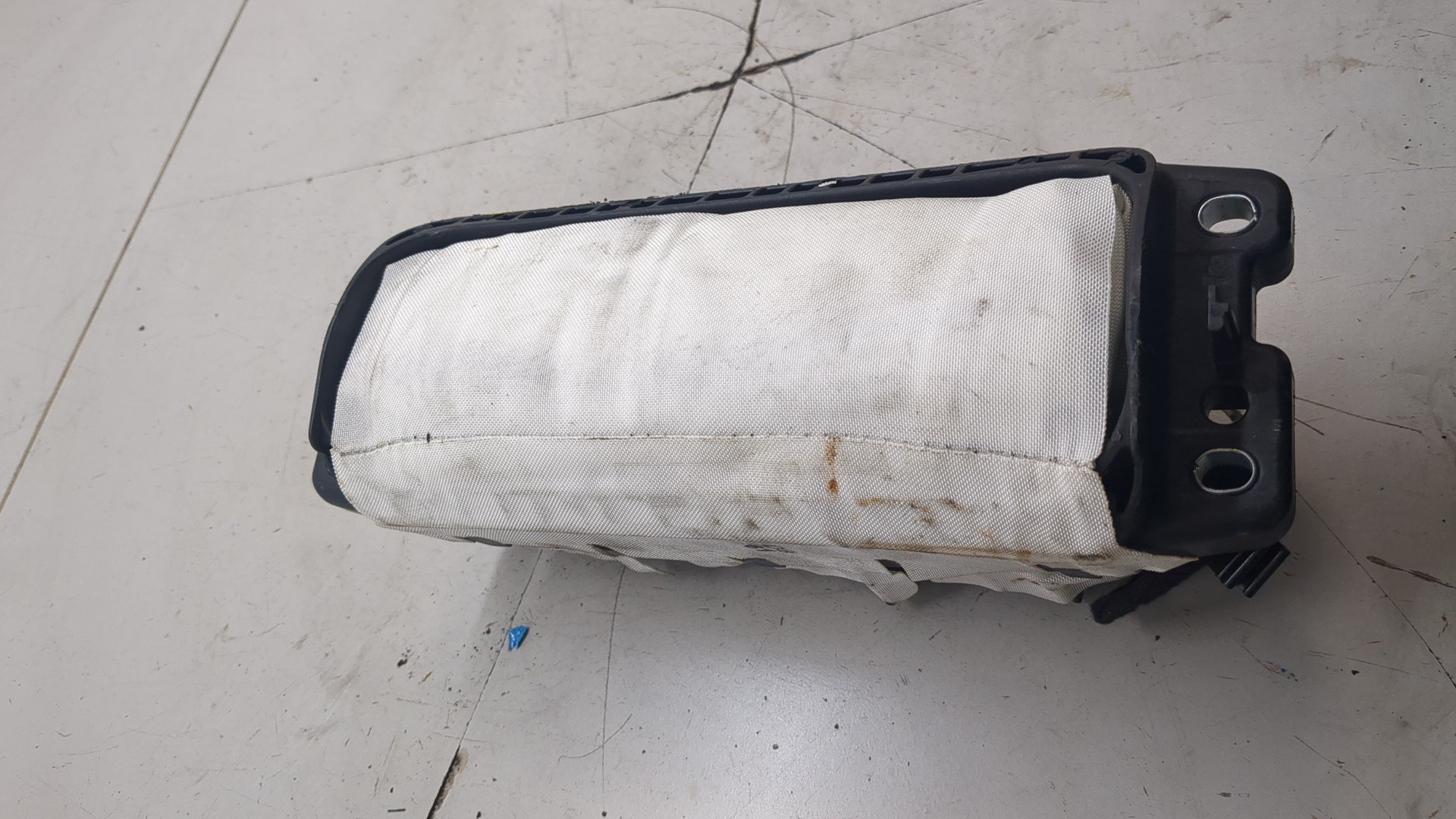 Подушка безопасности пассажирская (в торпедо)