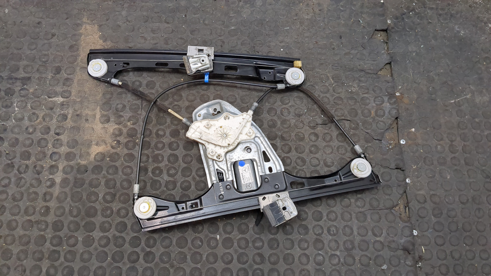 Стеклоподъемник электр. передний левый