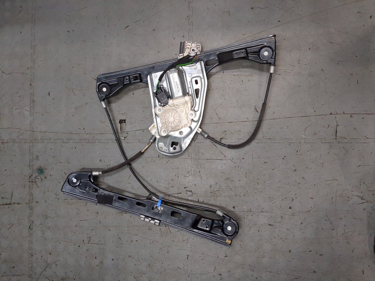 Стеклоподъемник электр. передний левый