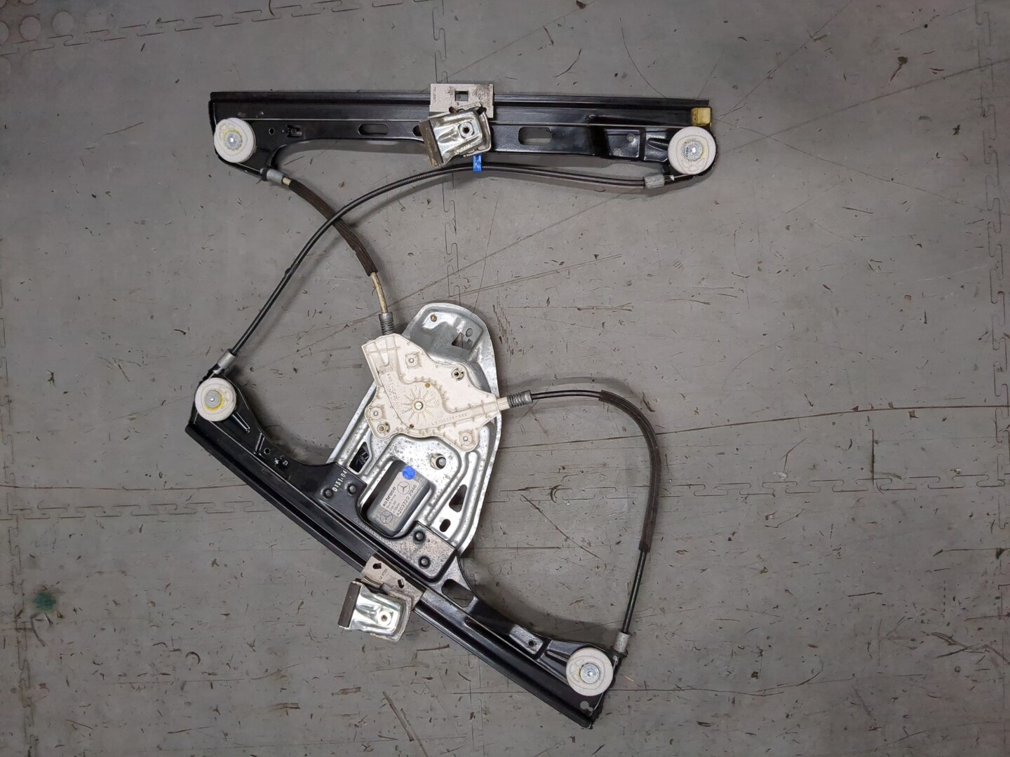 Стеклоподъемник электр. передний левый