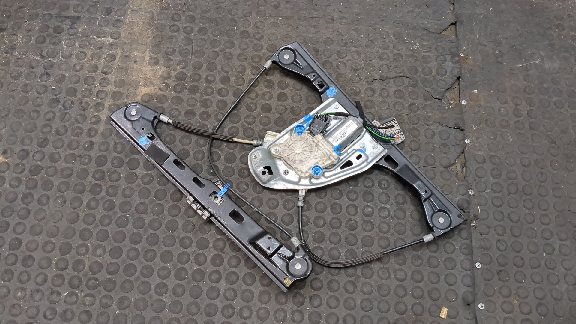 Стеклоподъемник электр. передний левый