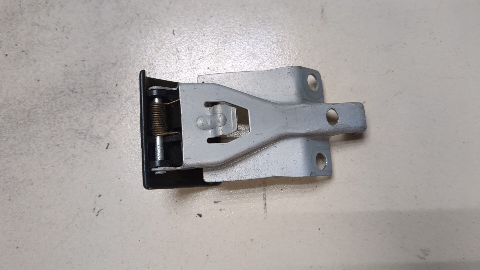 Ручка открывания капота