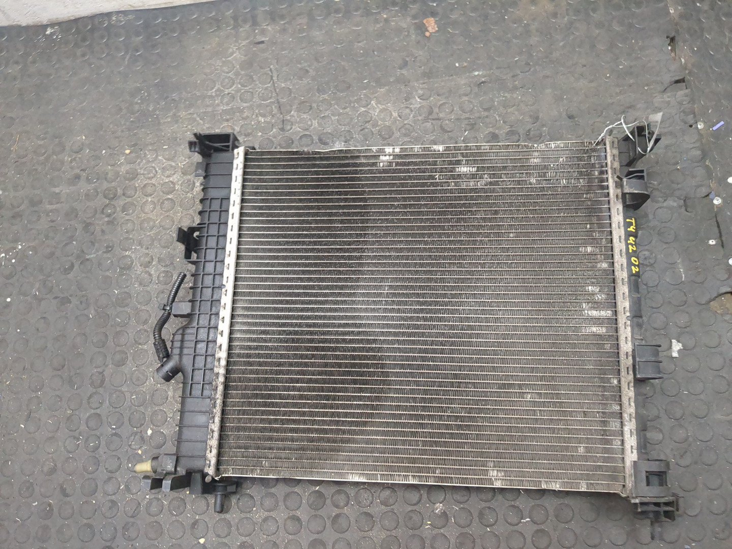 Радиатор охлаждения двигателя основной