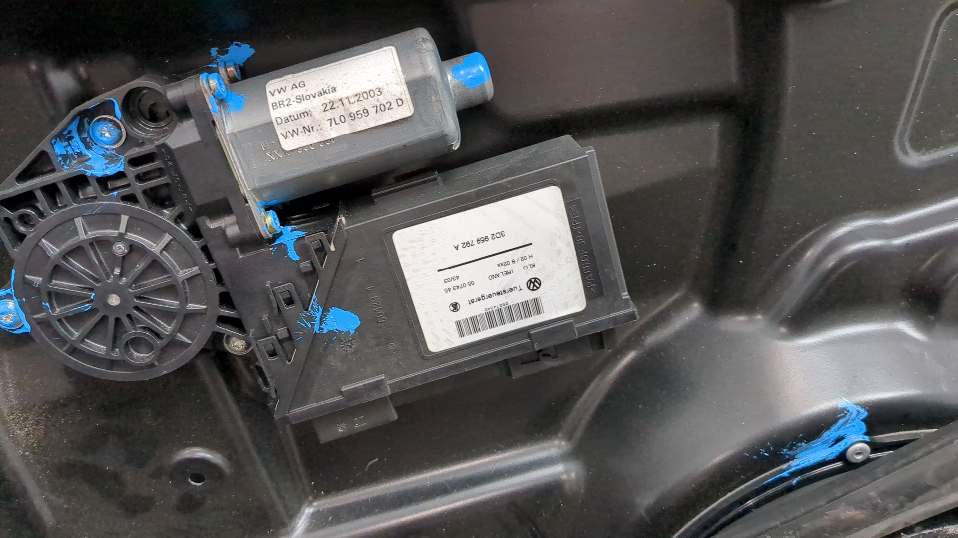 Стеклоподъемник электр. передний левый