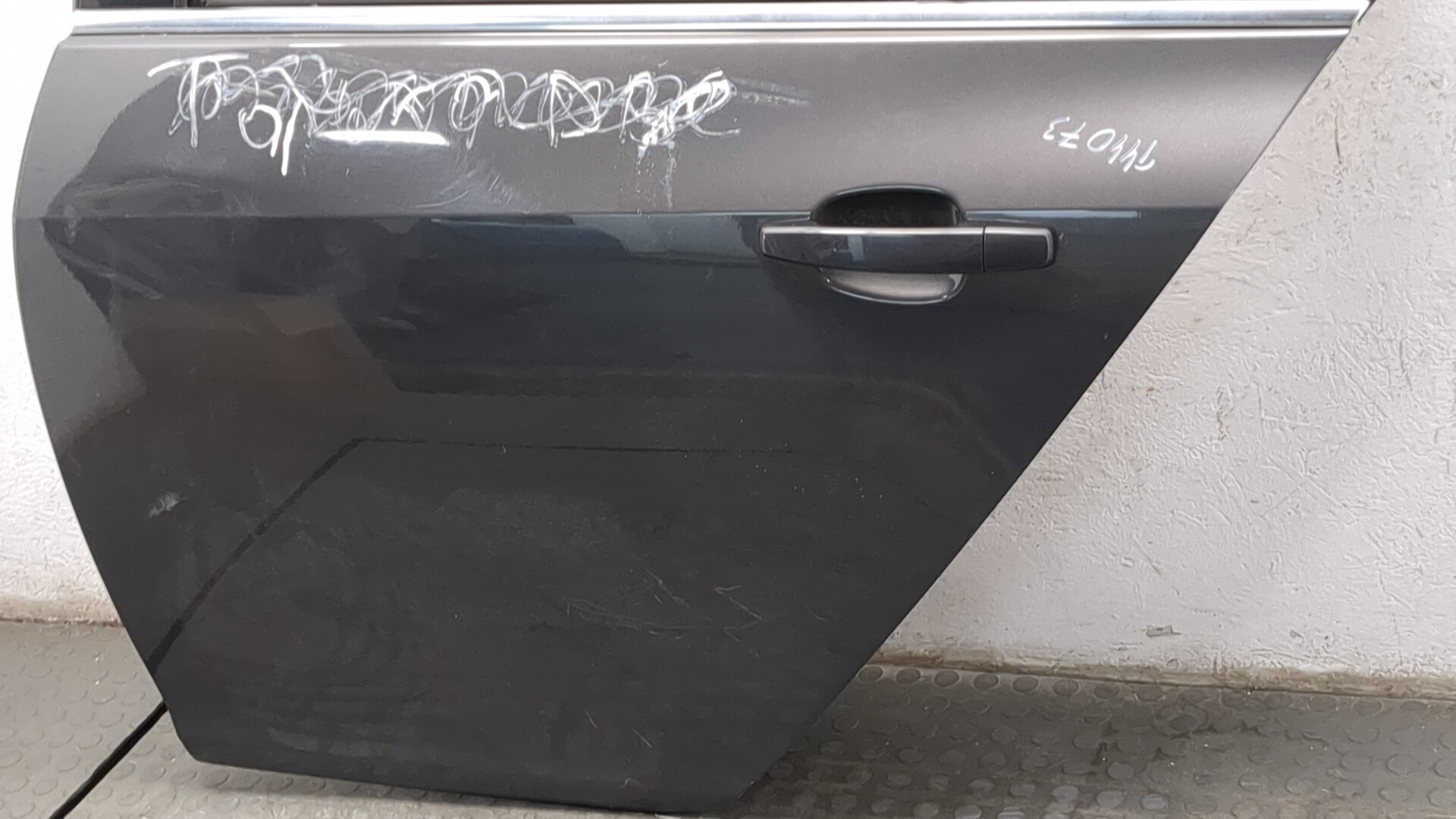 Дверь задняя левая