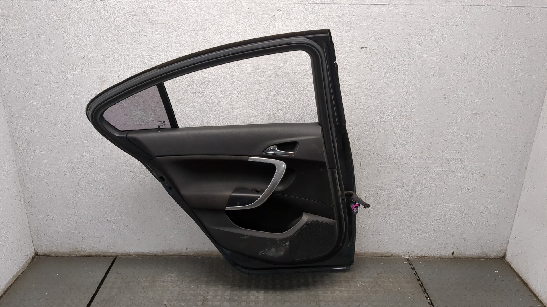 Дверь задняя левая
