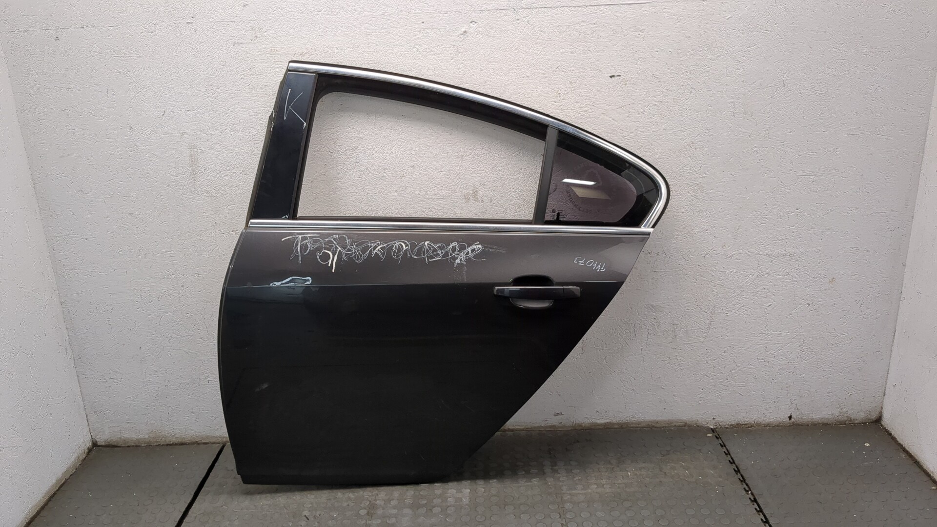 Дверь задняя левая