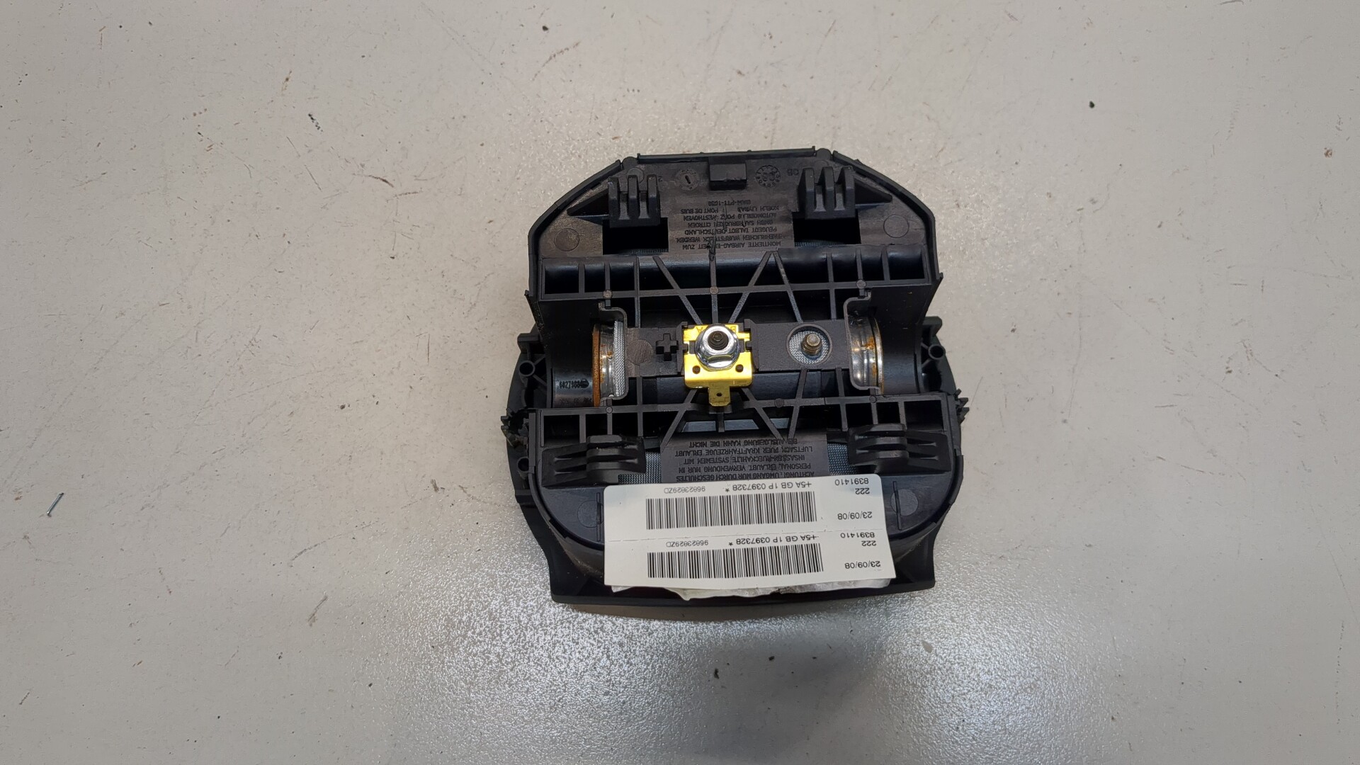 Подушка безопасности в рулевое колесо