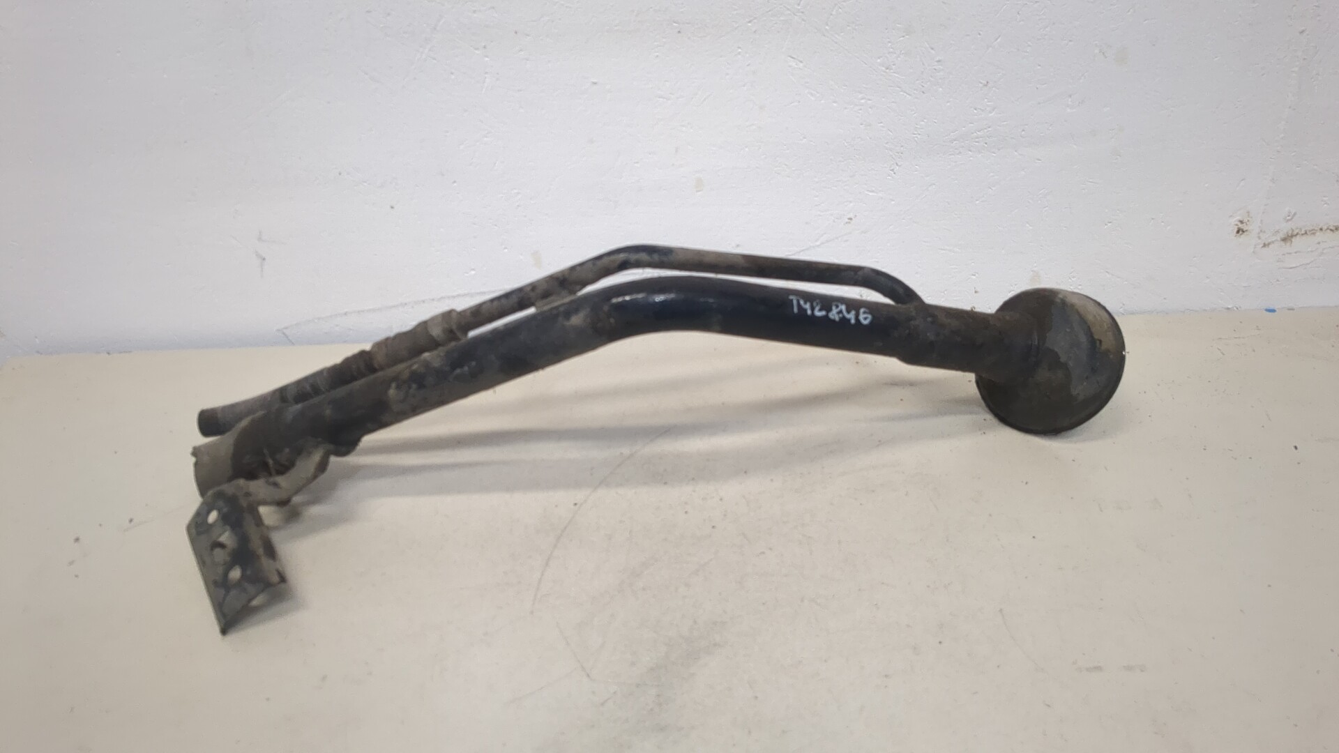 Горловина топливного бака