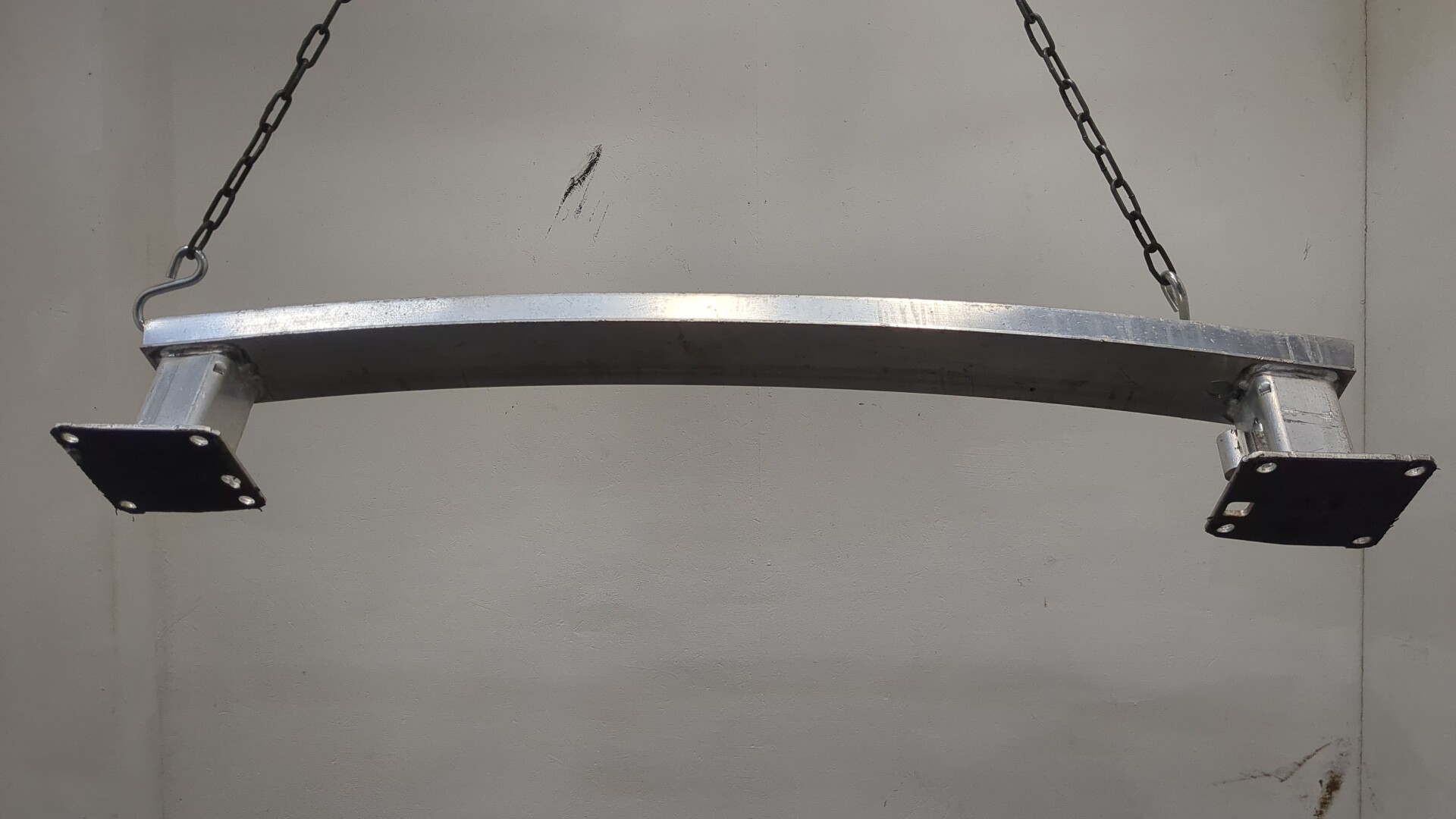 Усилитель заднего бампера