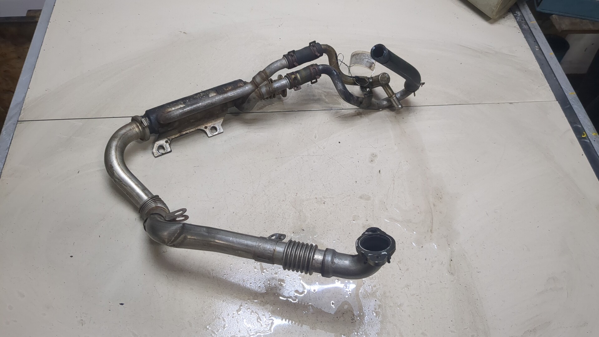 Тройник вентиляции картерных газов