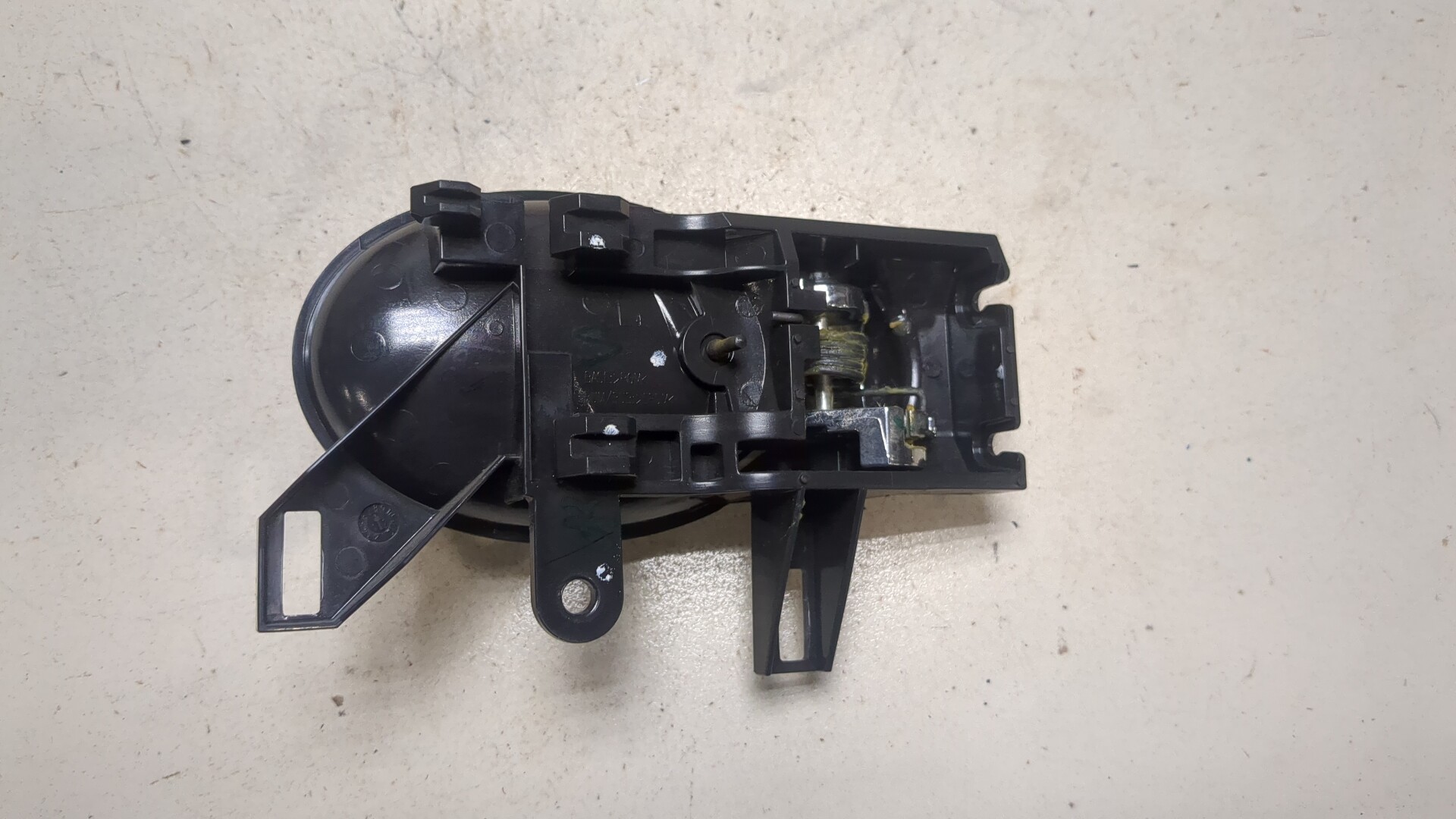 Ручка двери задней внутренняя левая