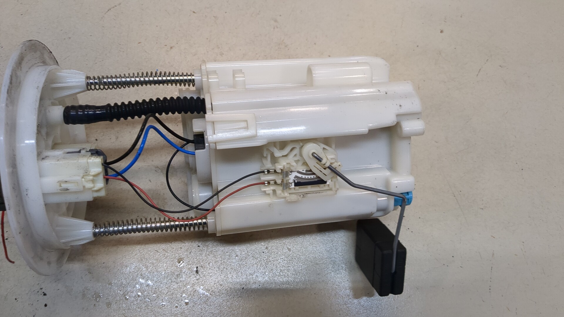 Насос топливный электрический