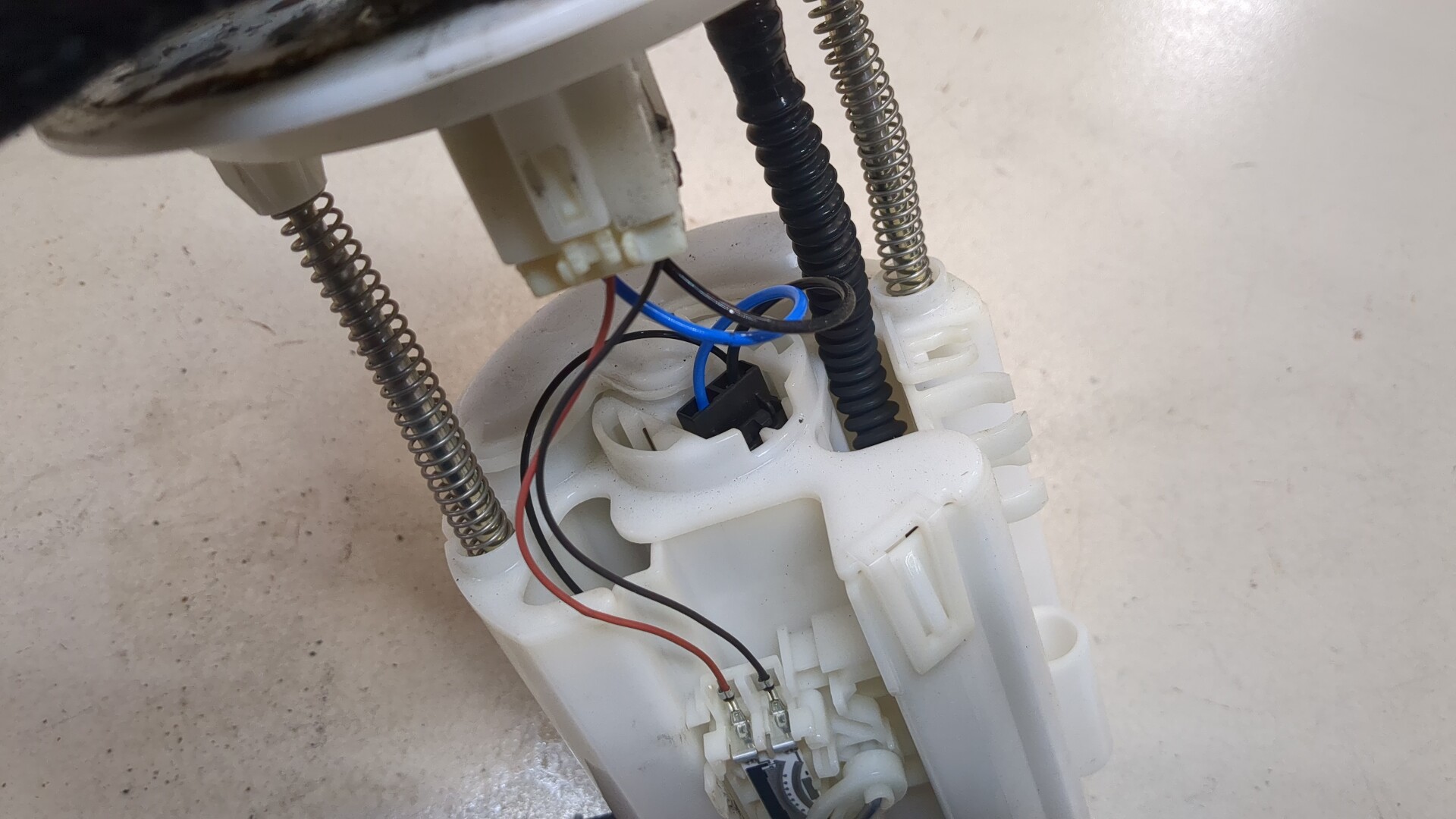 Насос топливный электрический