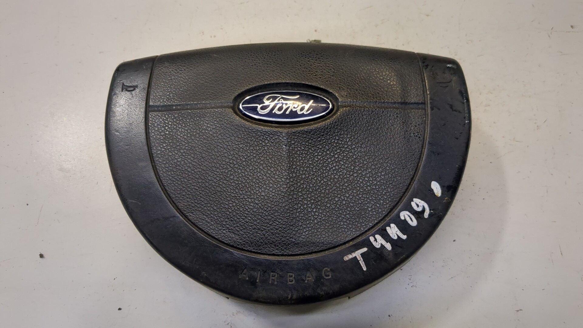 Подушка безопасности в рулевое колесо