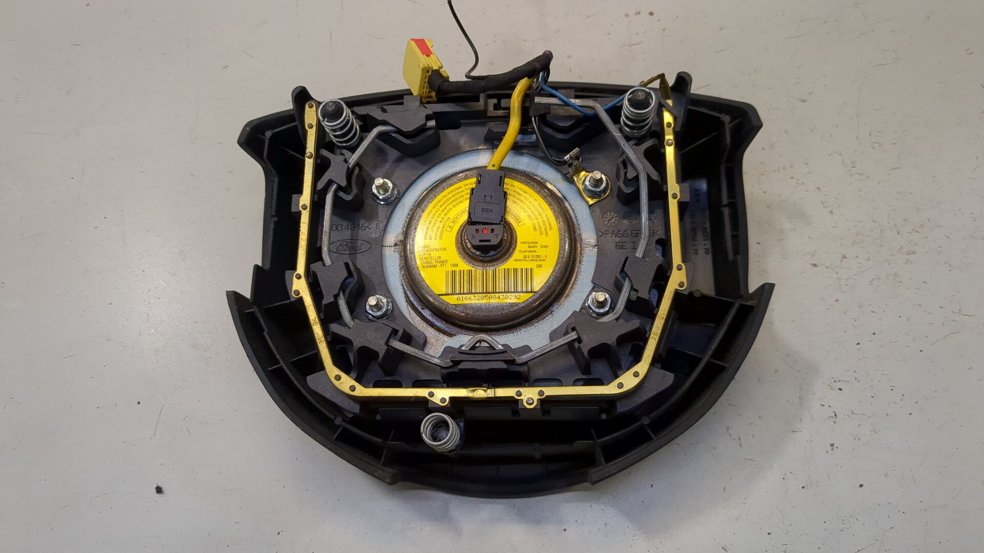 Подушка безопасности в рулевое колесо