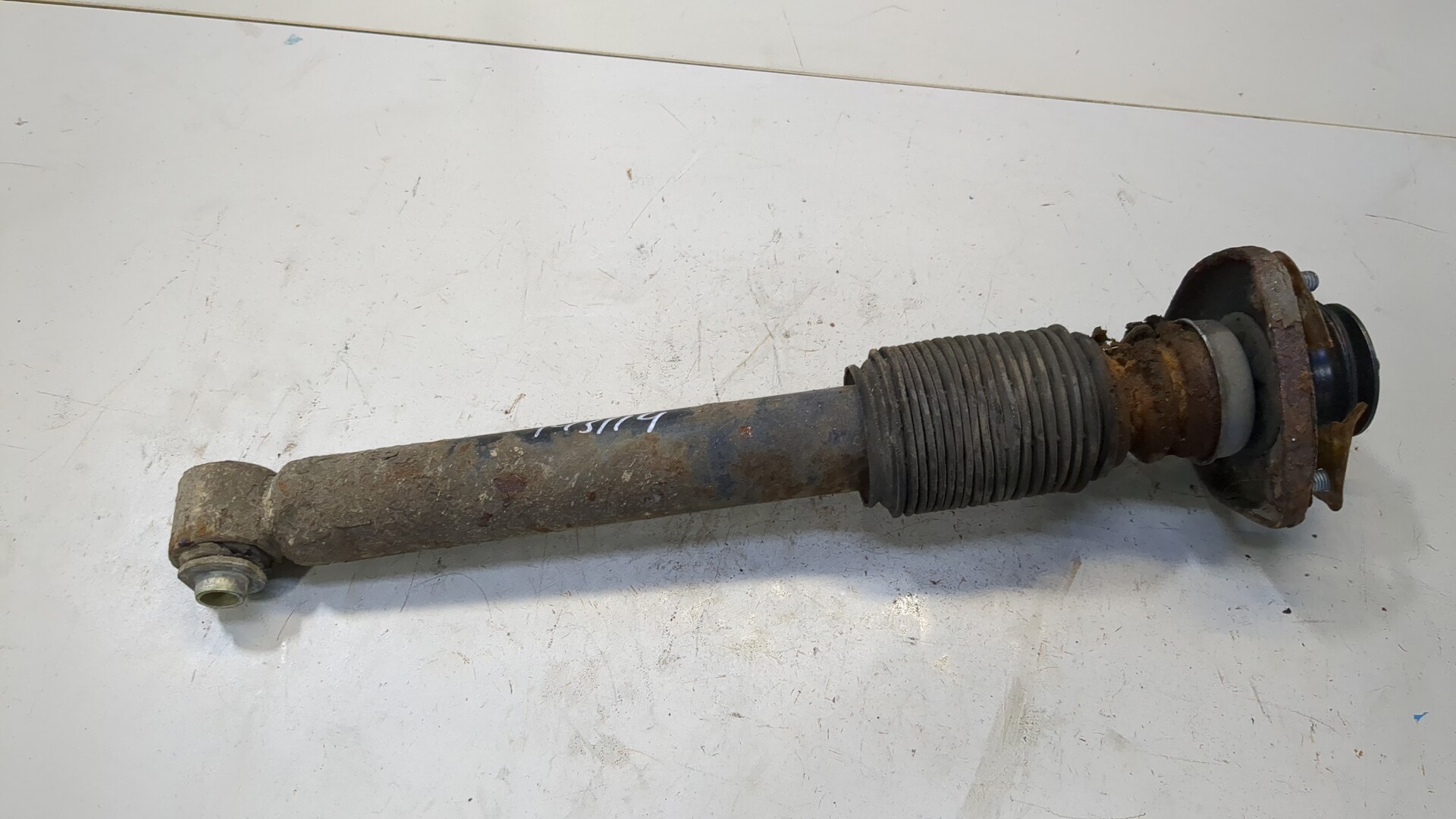 Амортизатор задний (стойка)