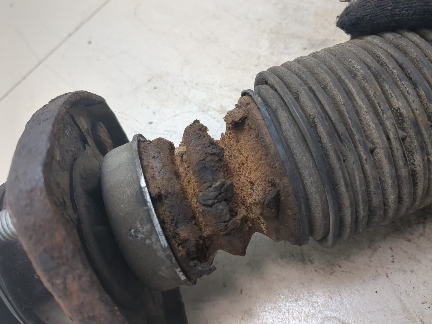 Амортизатор задний (стойка)