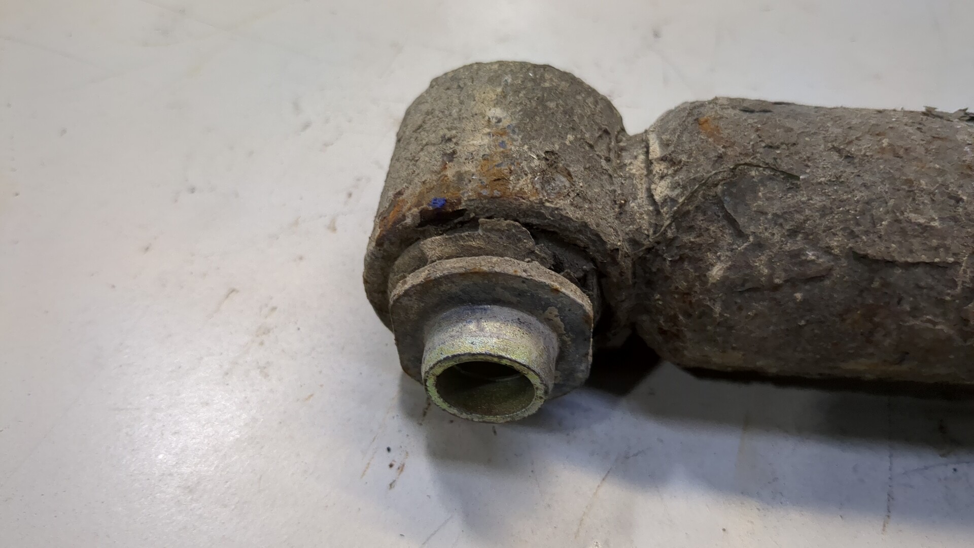 Амортизатор задний (стойка)