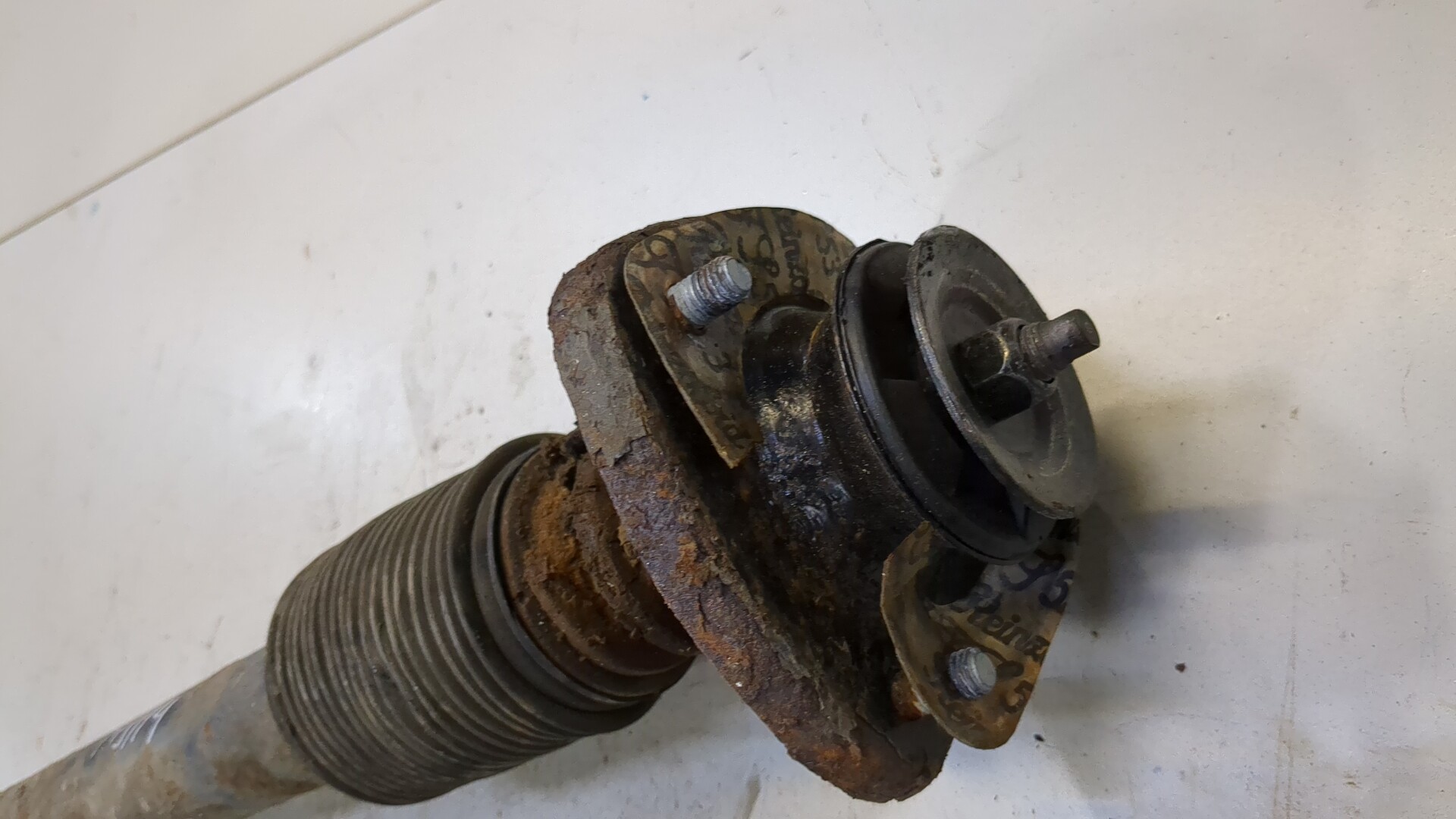 Амортизатор задний (стойка)