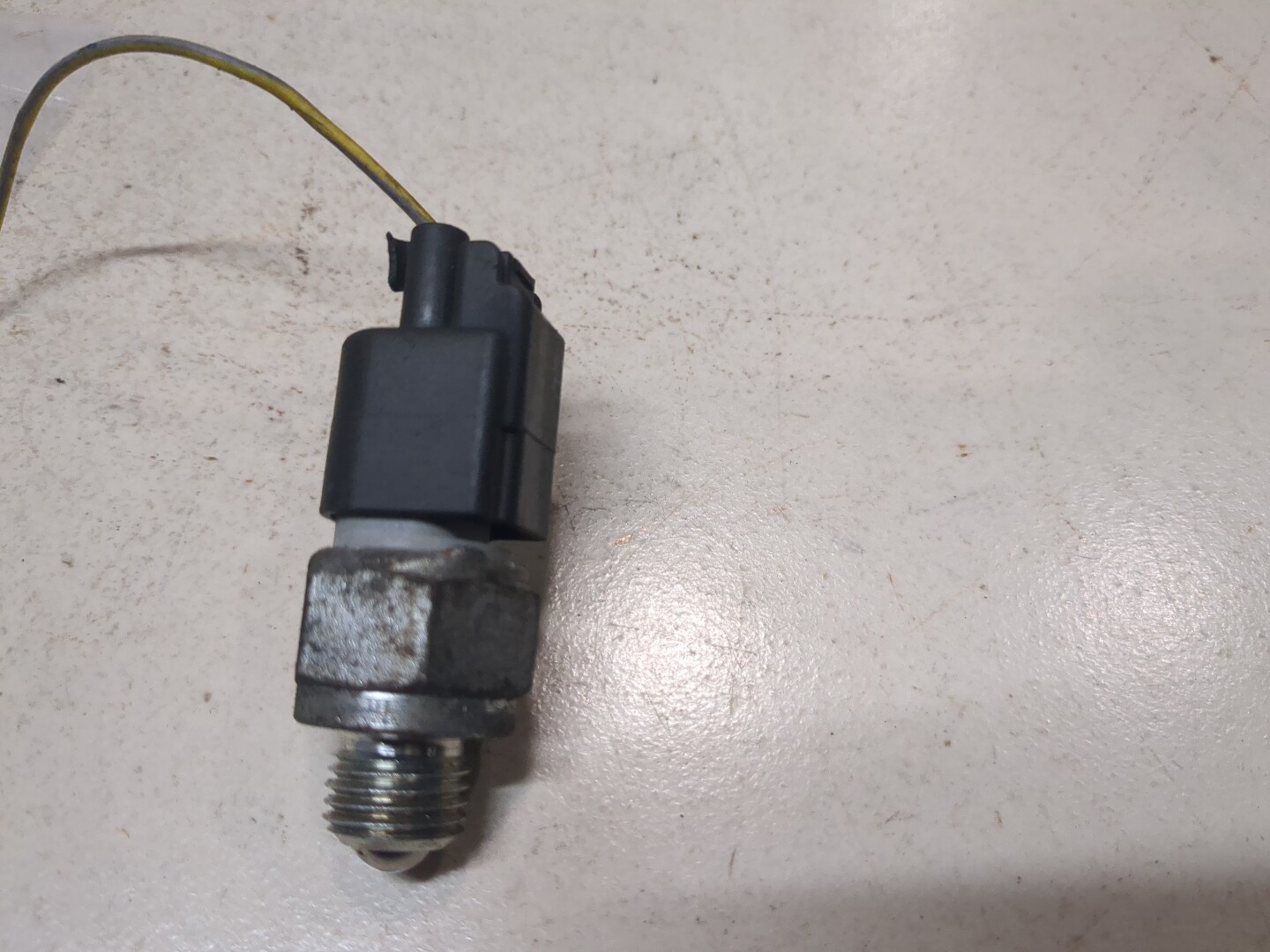 Датчик включения заднего хода