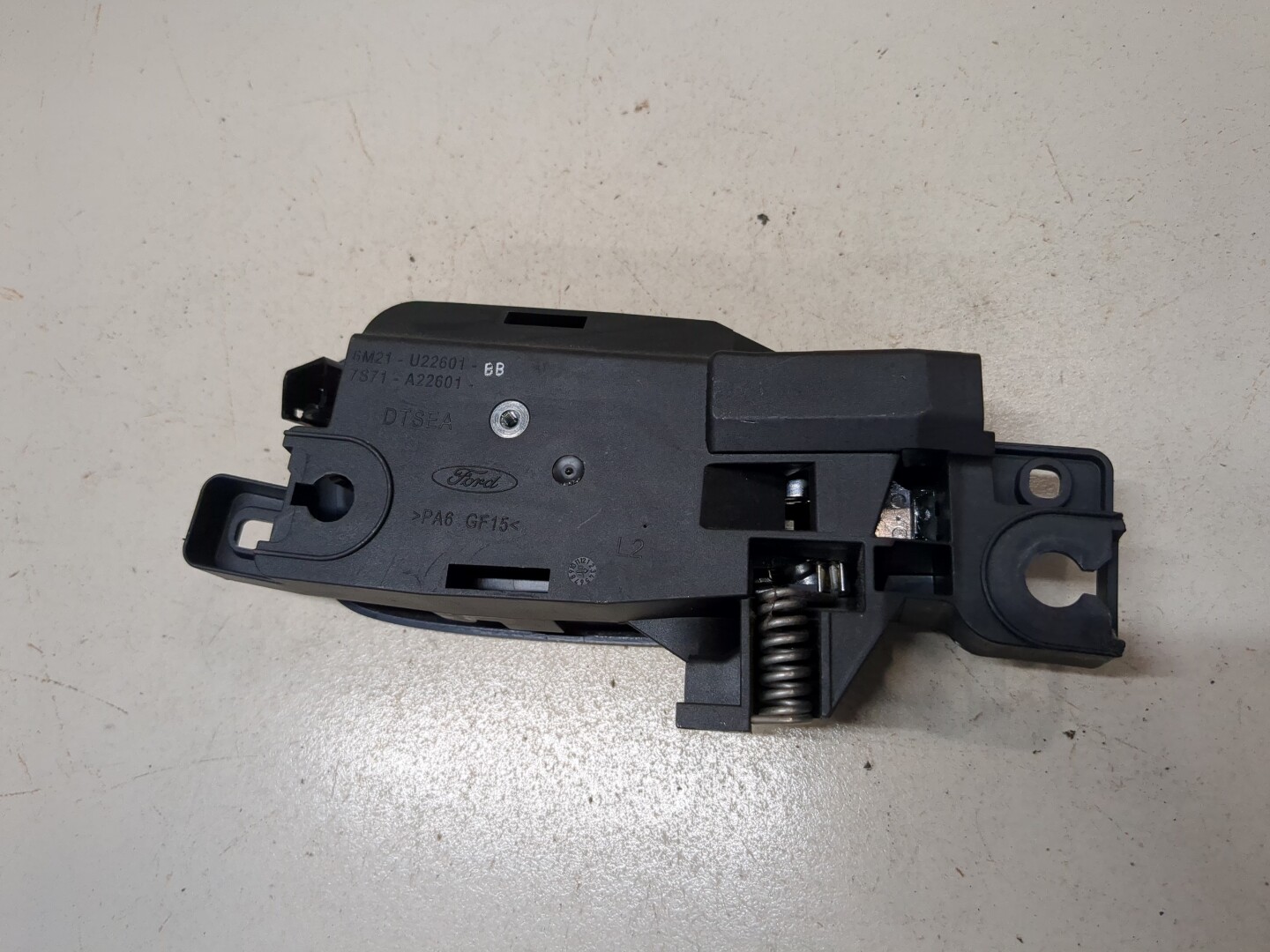 Ручка двери задней внутренняя левая