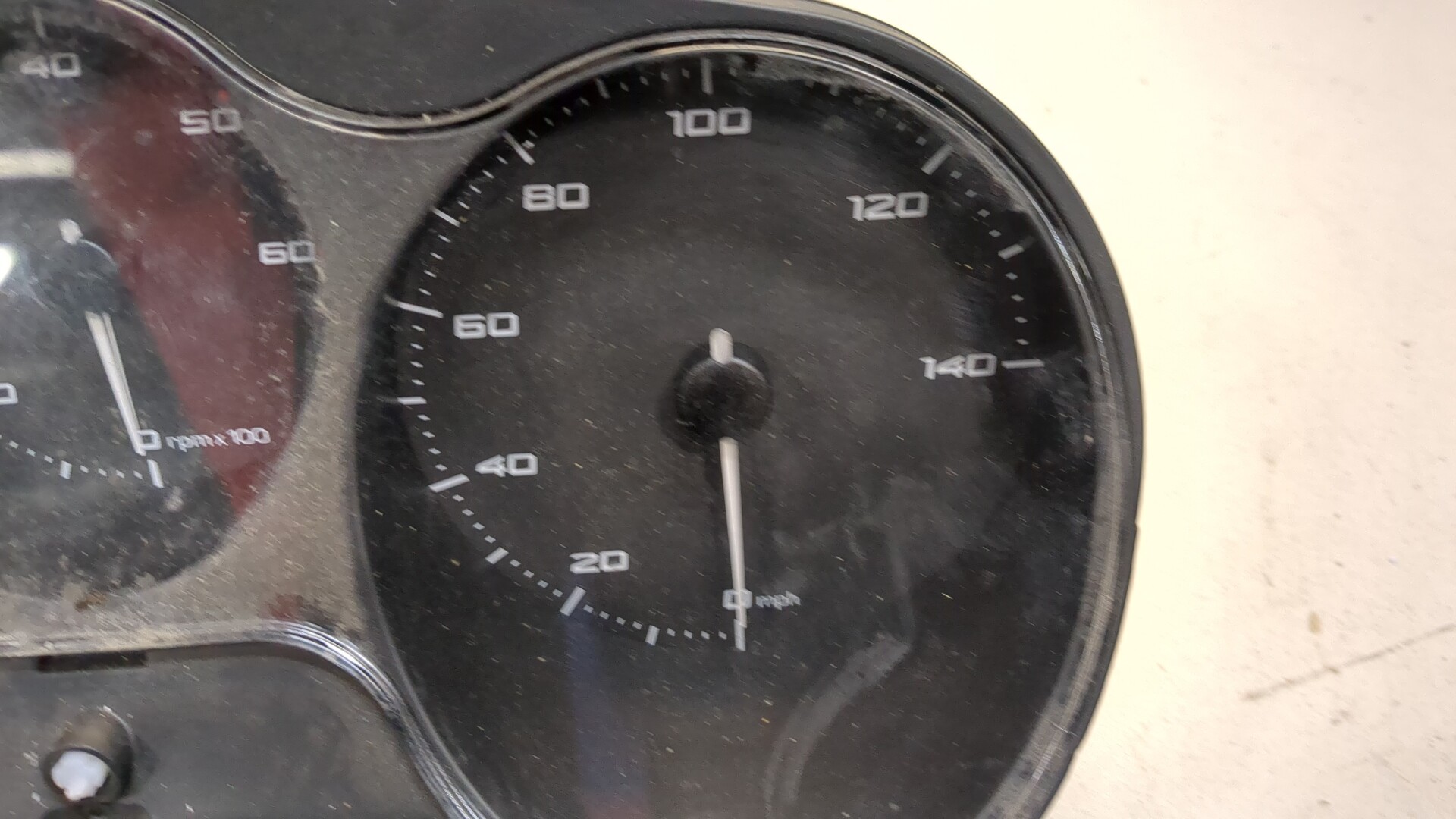 Панель приборов