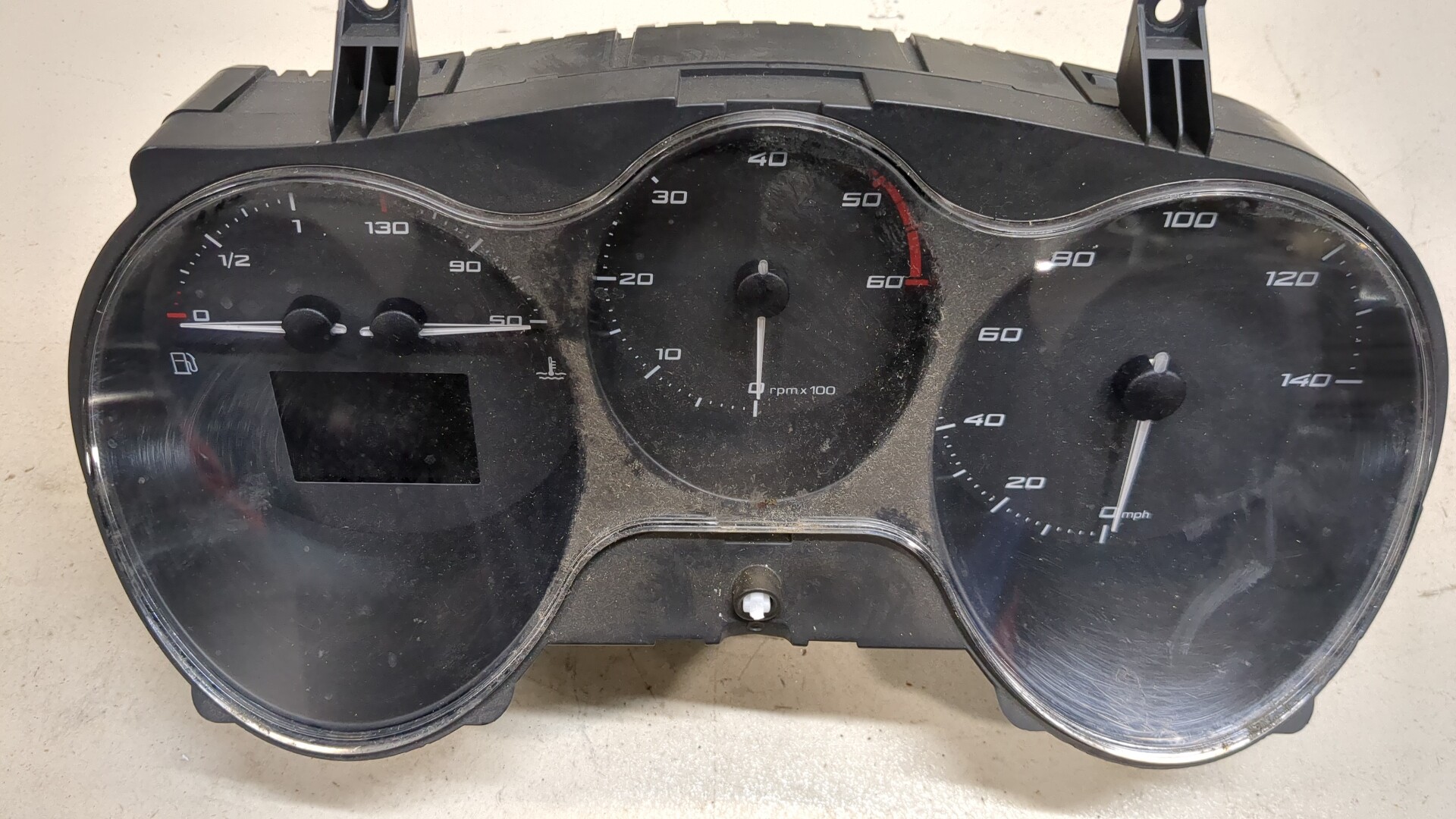 Панель приборов