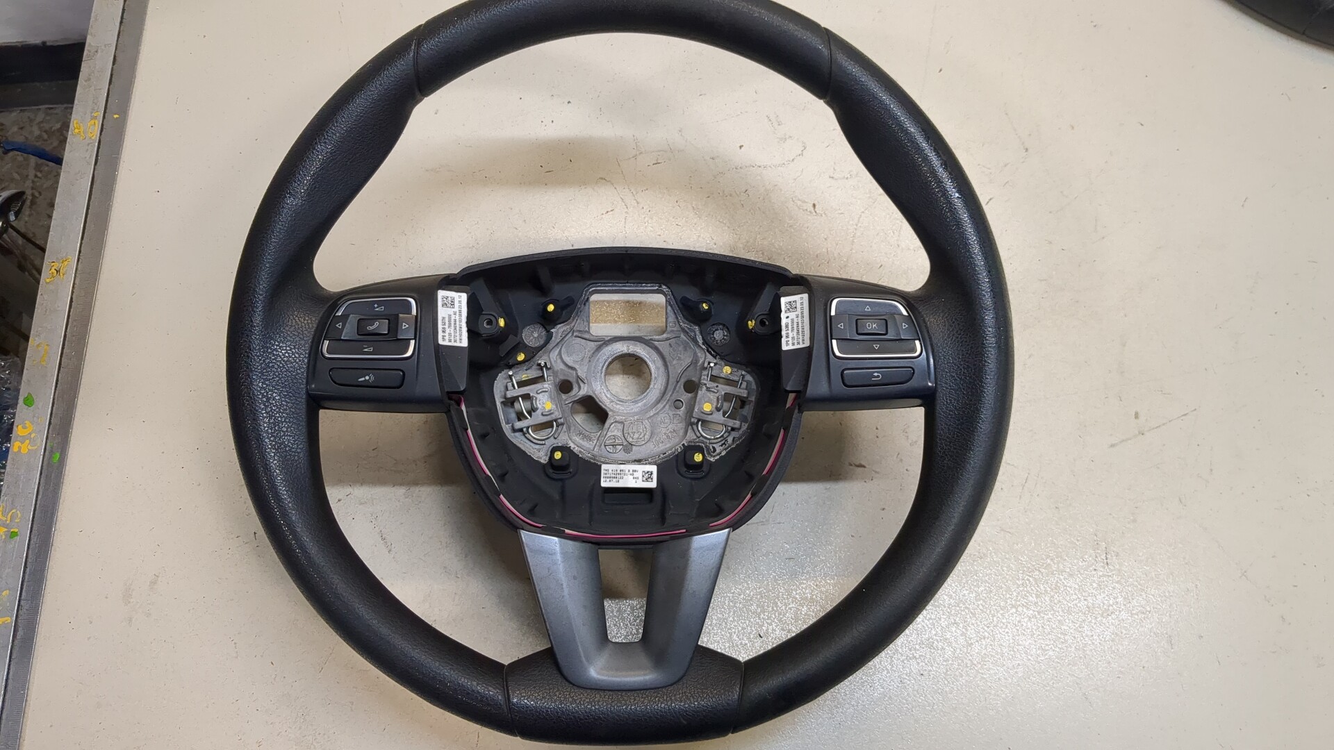 Рулевое колесо (руль)