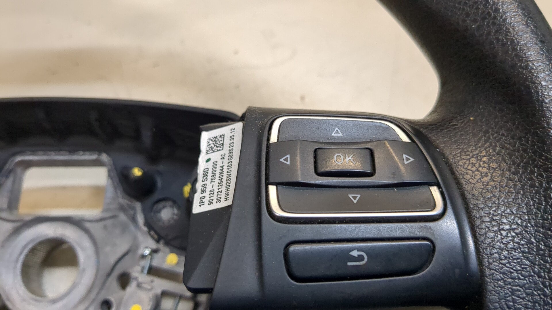 Рулевое колесо (руль)